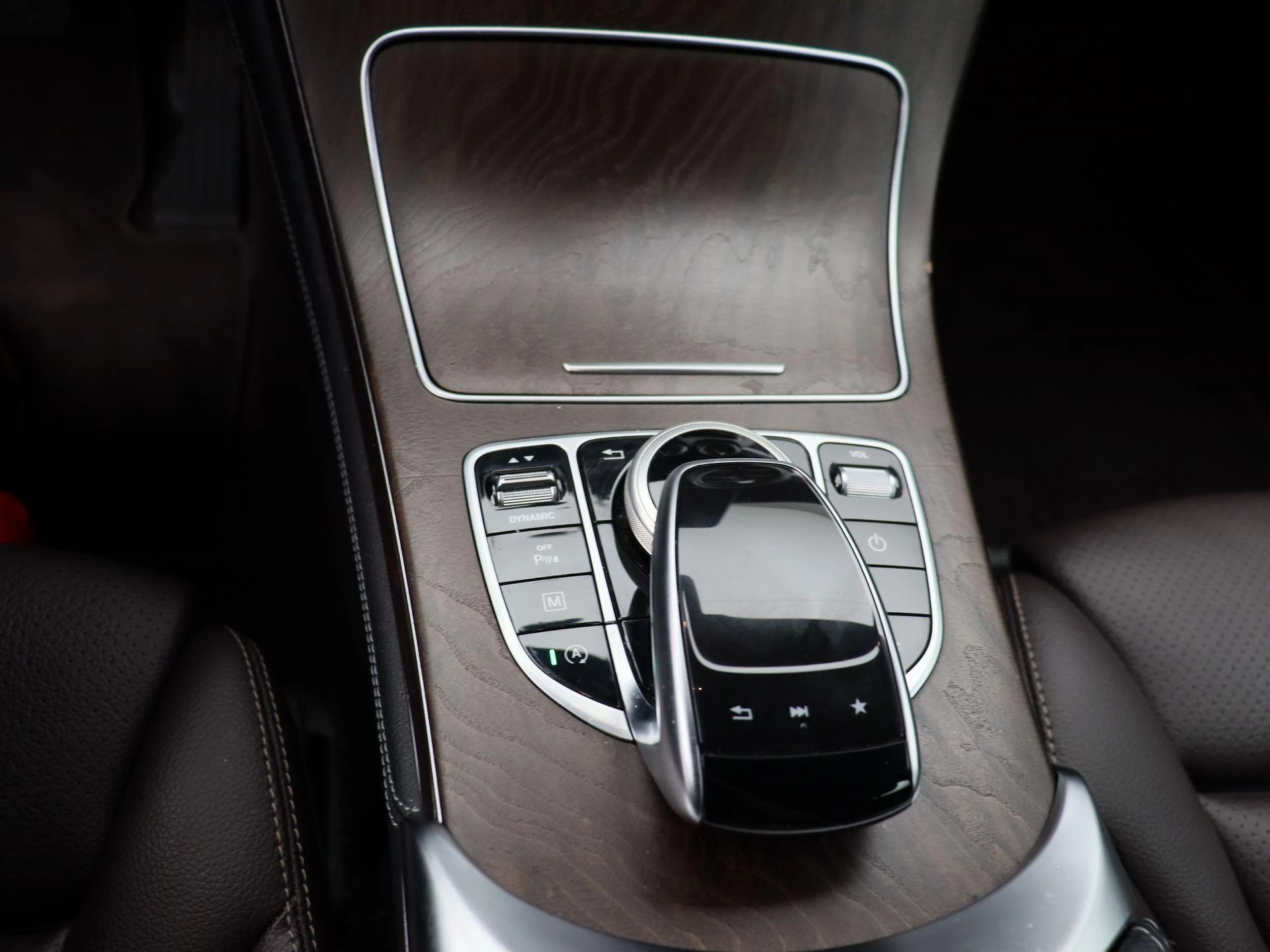 Mercedes-Benz GLC 250 4MATIC + LED + LEDER + CAMERA + TREKHAAK +