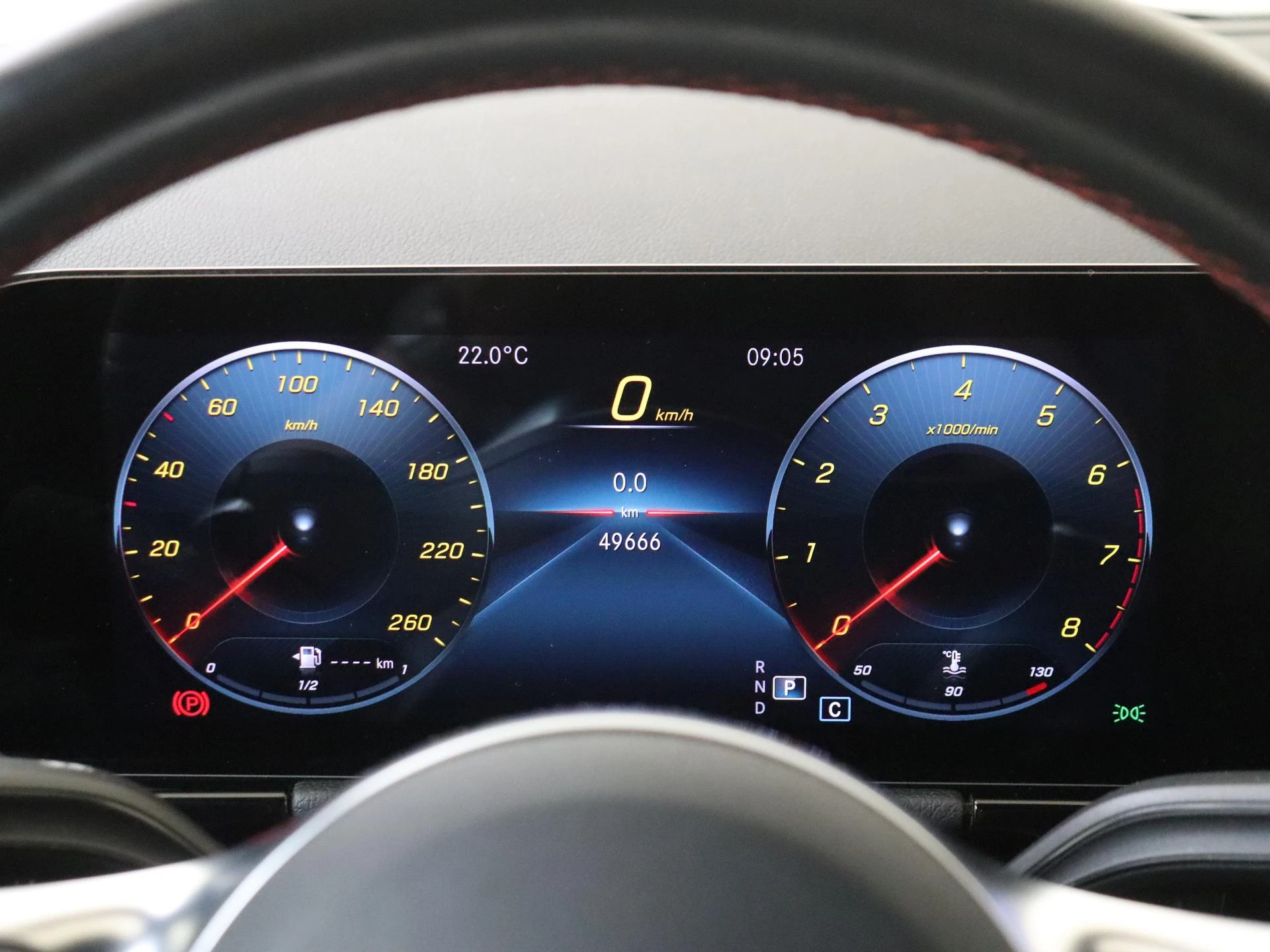 Mercedes-Benz-GLA-image-11