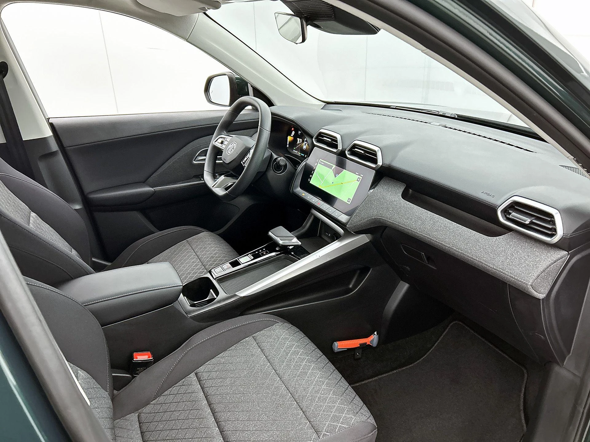 MG ZS - 24