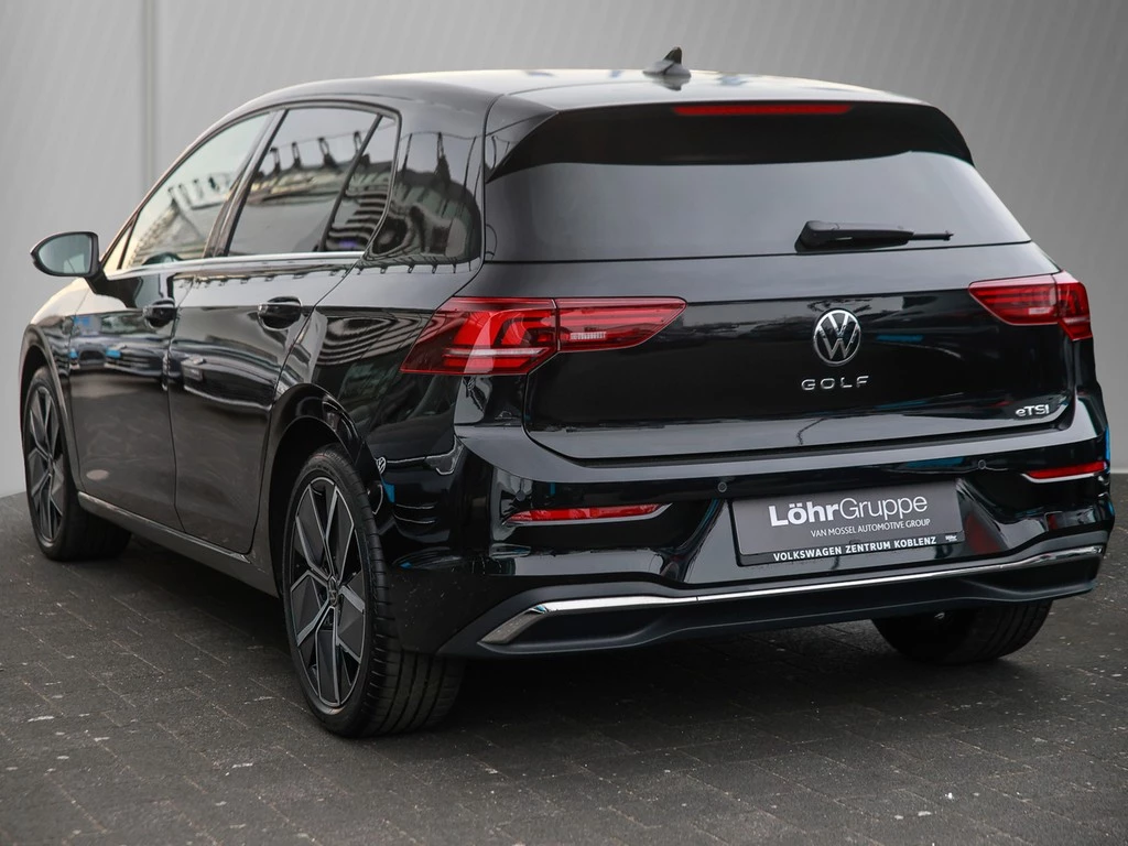 Volkswagen Golf VIII 1.5 eTSI DSG Style AHK/Navi/RFK