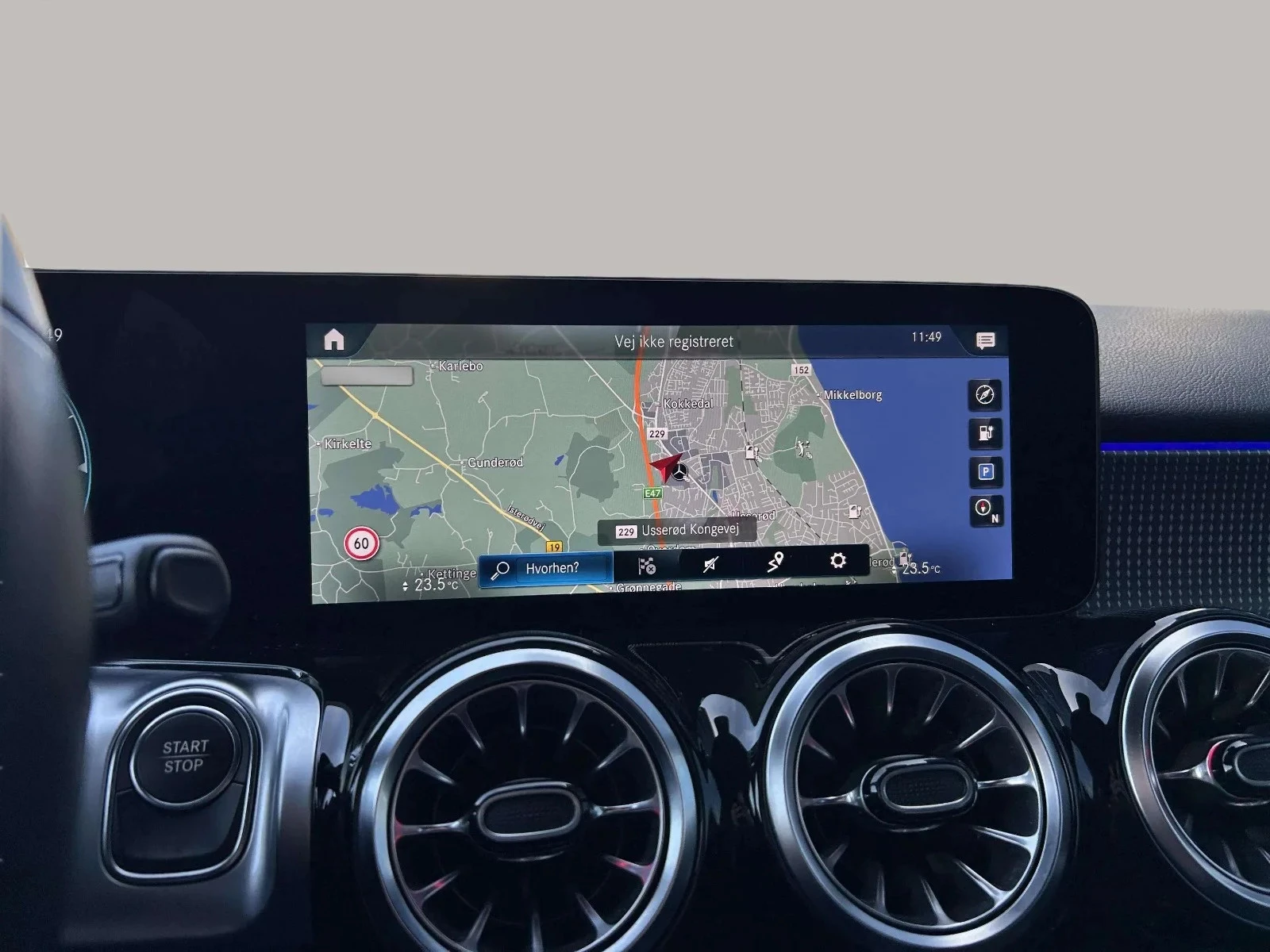 Mercedes-Benz-EQB-image-17