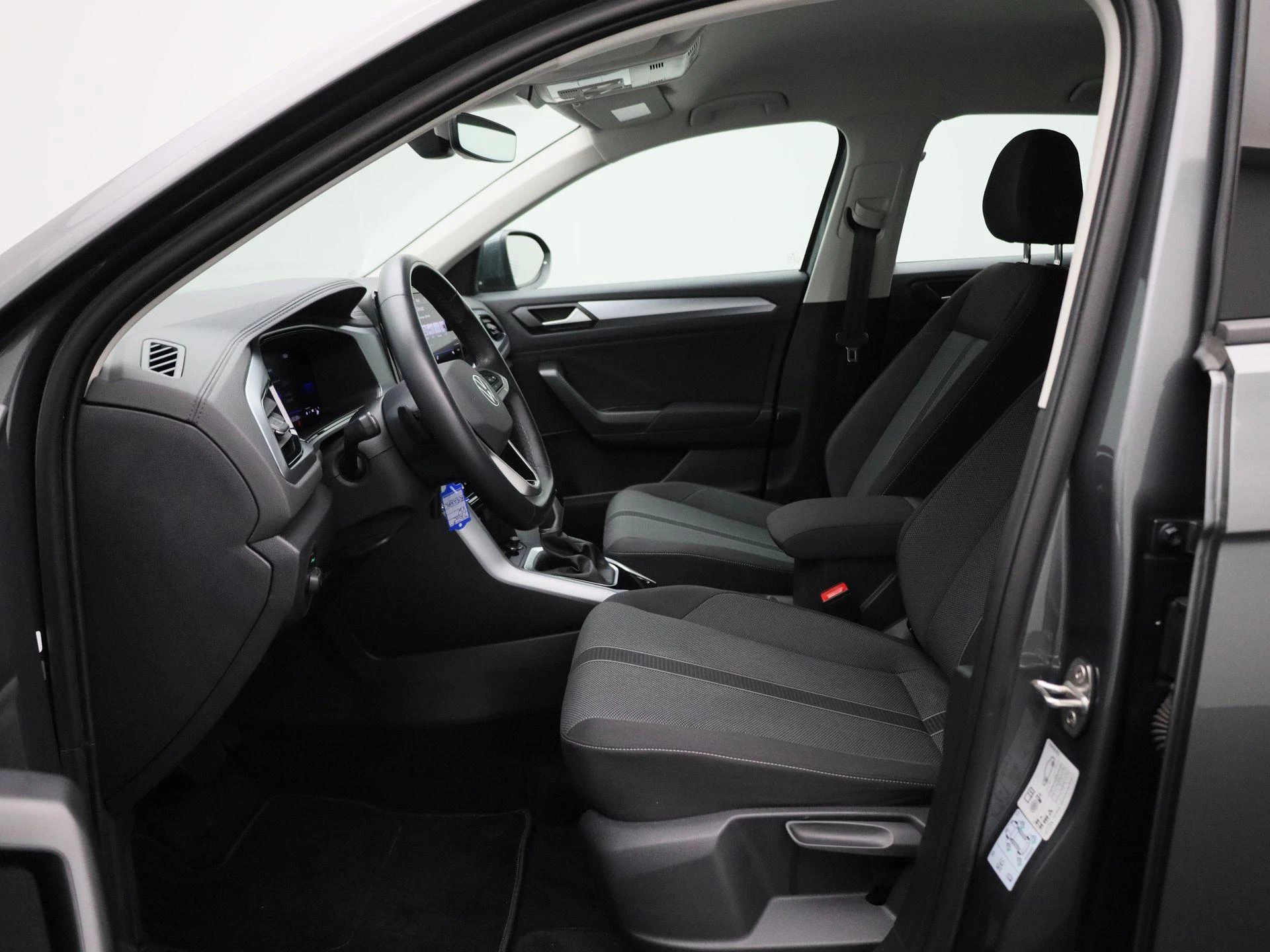 Volkswagen-T-Roc-image-8