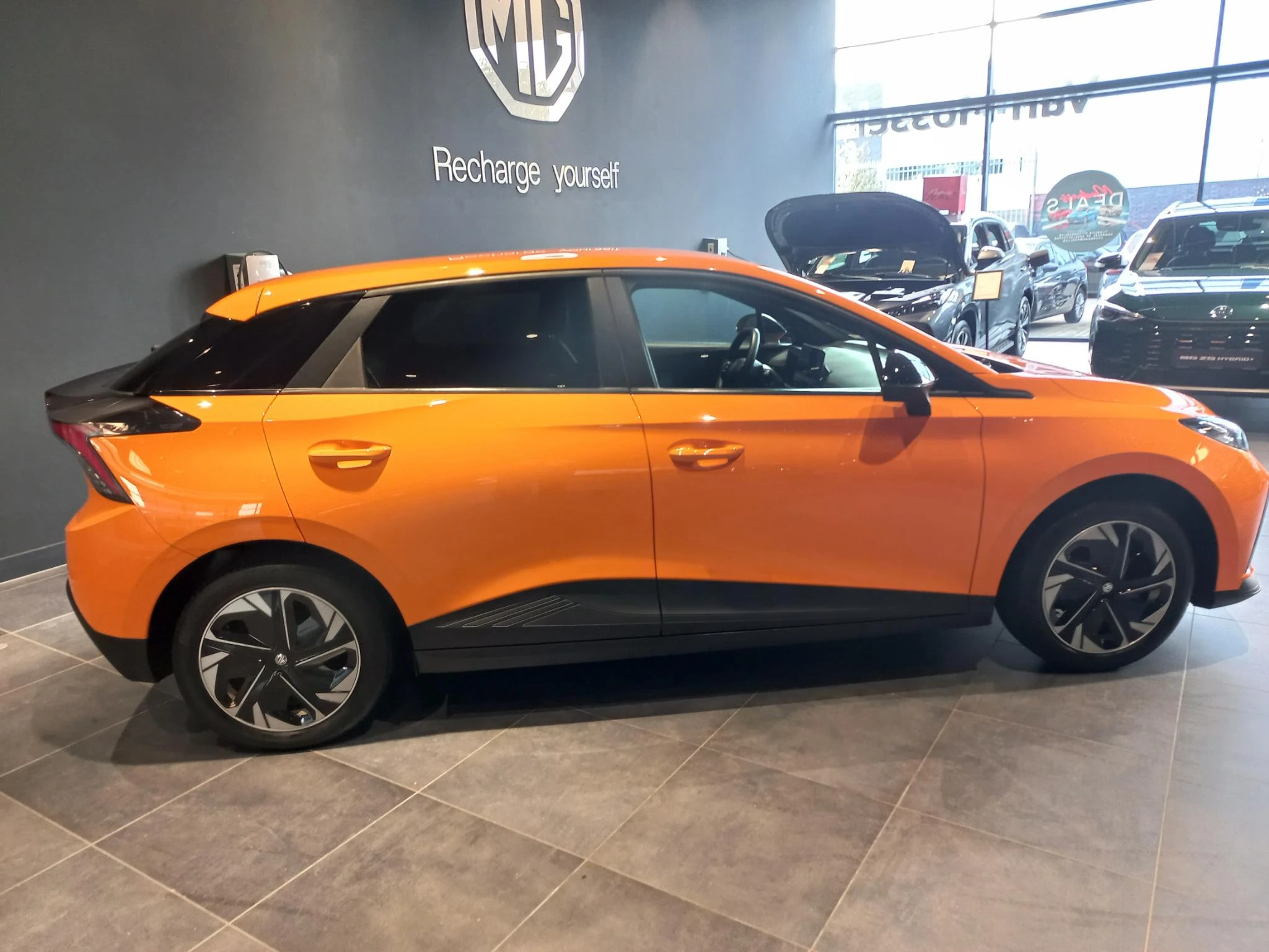 MG-MG4 EV-image-2