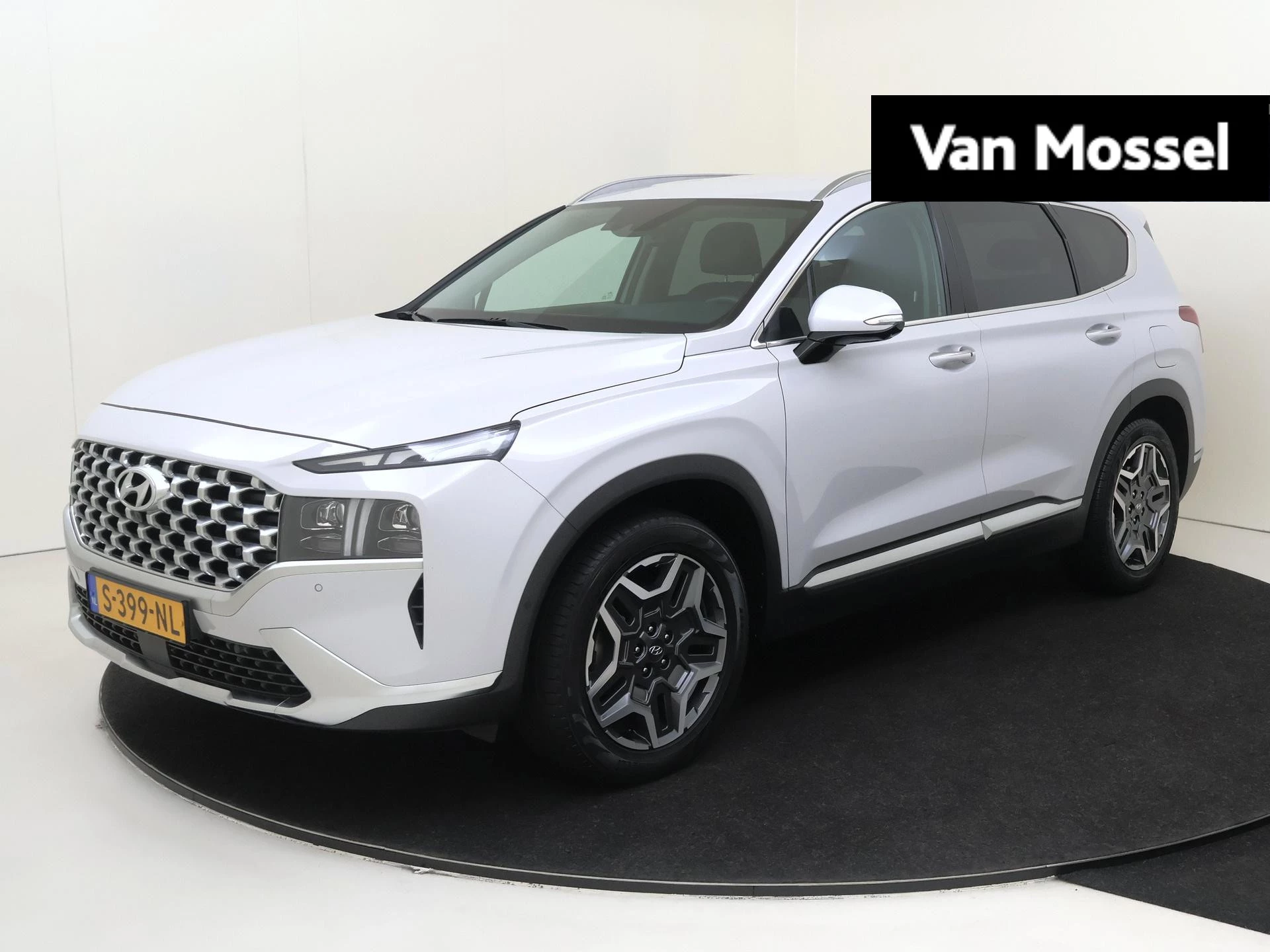 Hyundai-Santa Fe-image-0
