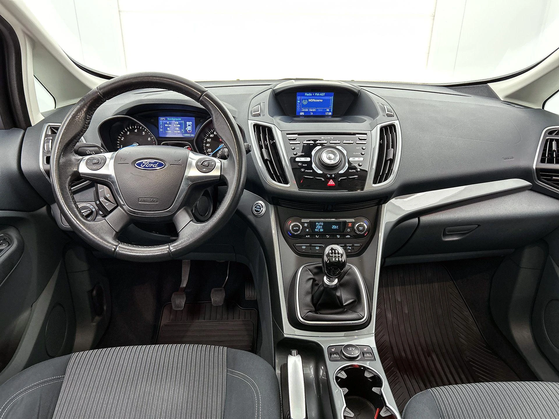 Ford-C-MAX-image-19