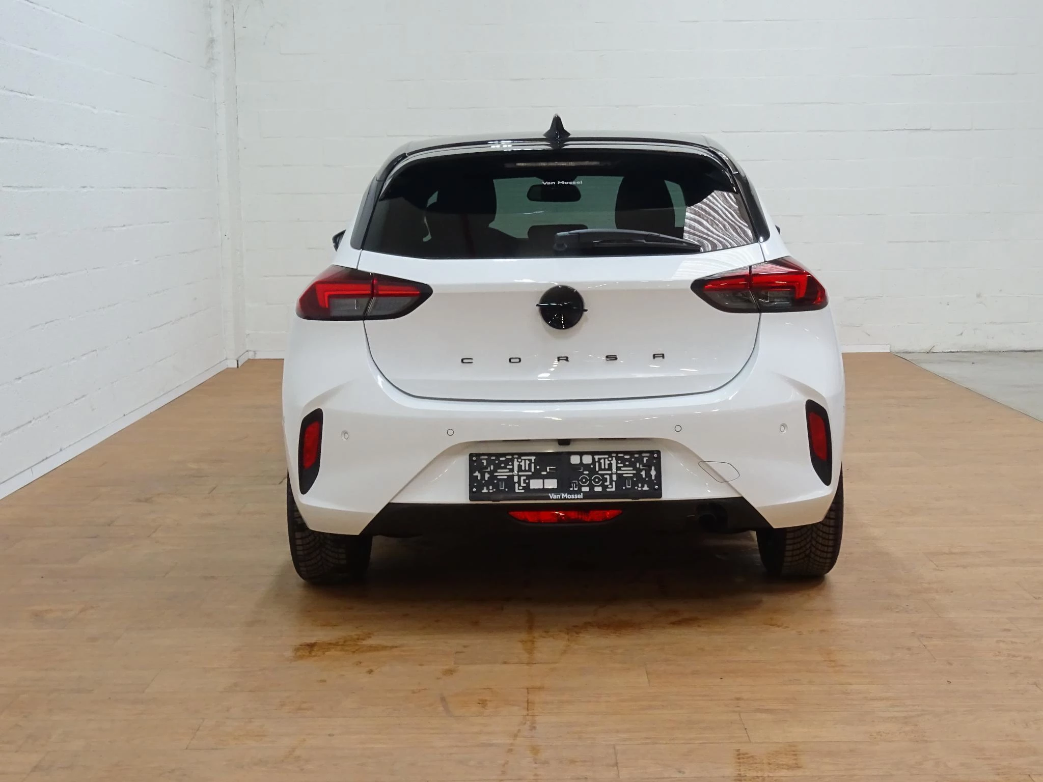 Opel Corsa 1.2 GS +gps+camera+park pilot