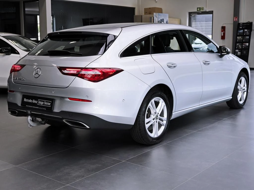 Mercedes-Benz-CLA 250 e-image-8