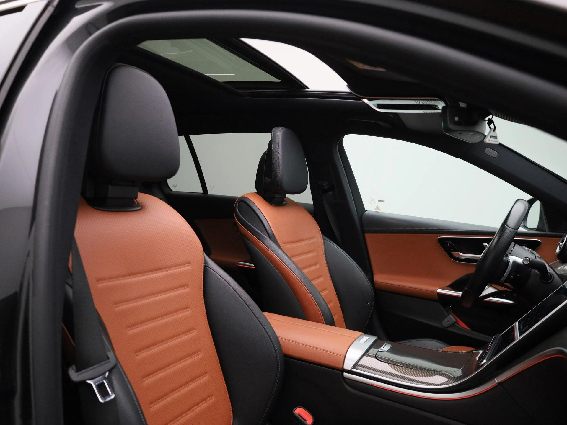 Mercedes-Benz-C-Klasse-image-39