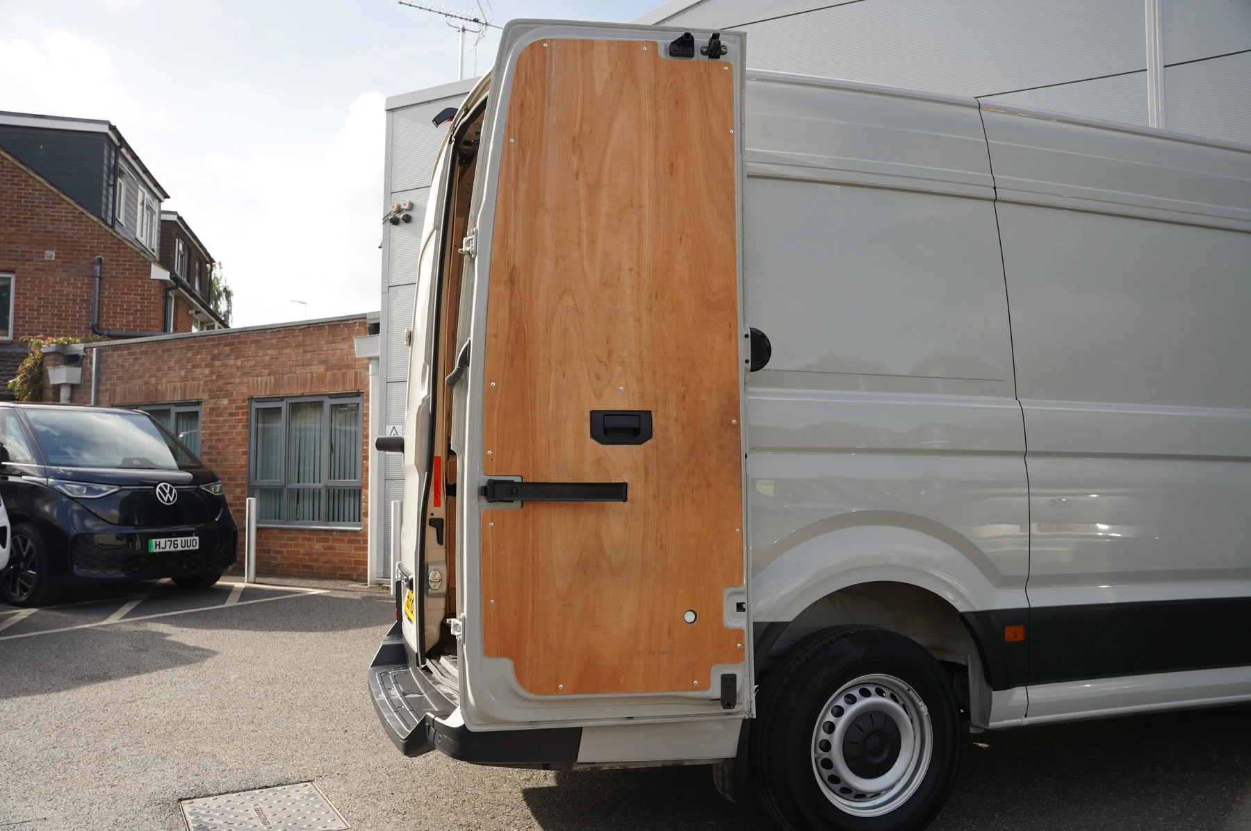 Volkswagen-Crafter-image-17