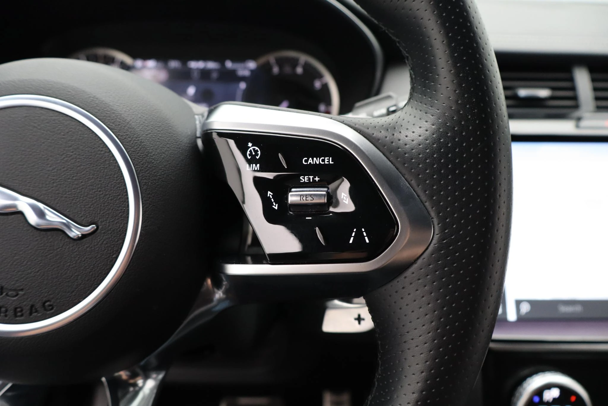 Jaguar-E-PACE-image-18