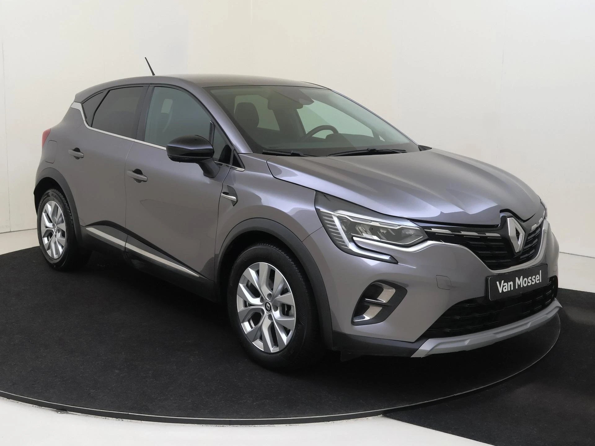 Renault-Captur-image-2