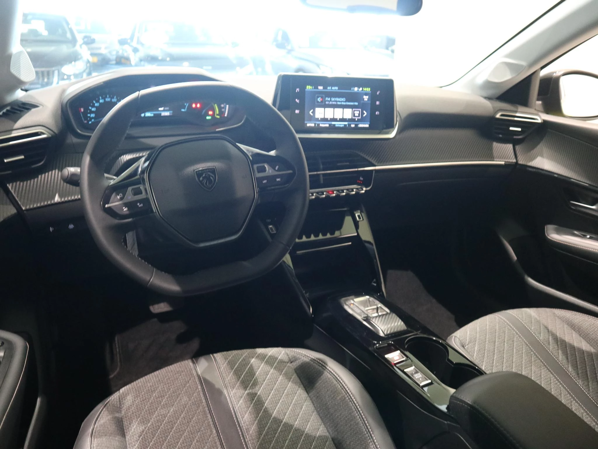 Peugeot-e-208-image-8