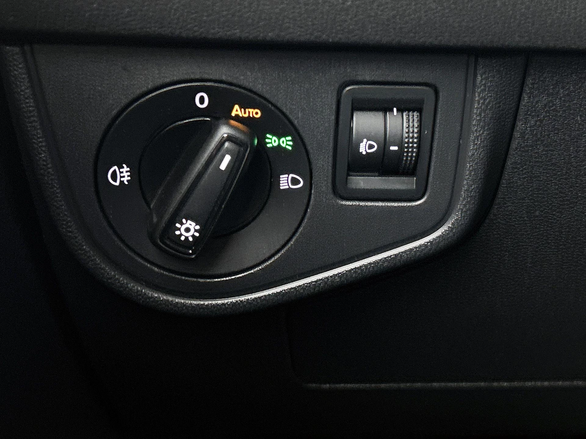 Volkswagen-Polo-image-22