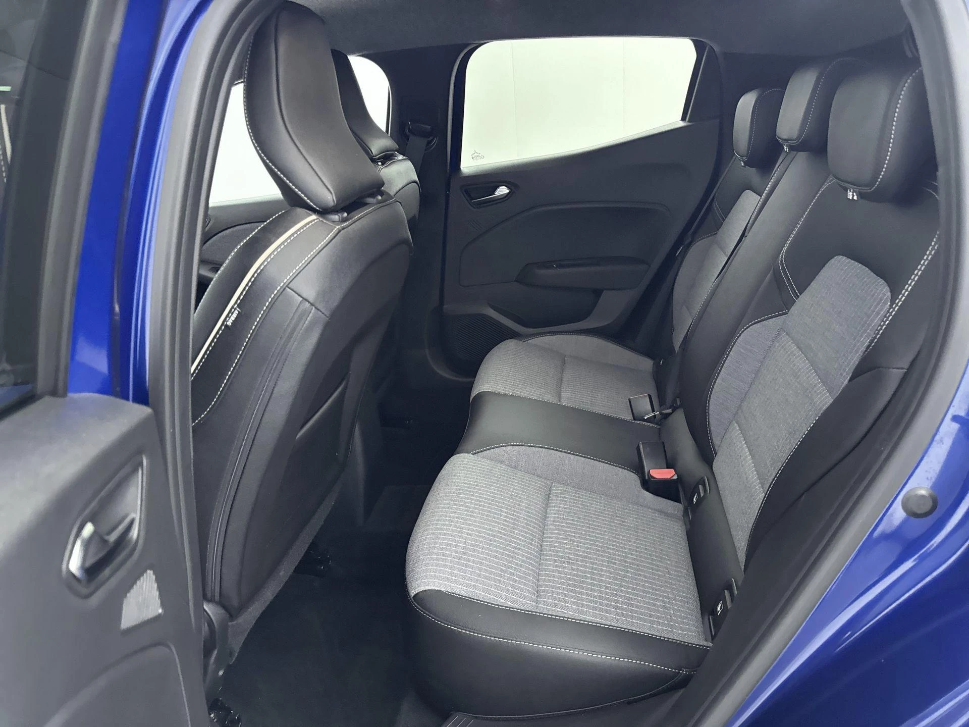 Renault-Clio-image-10