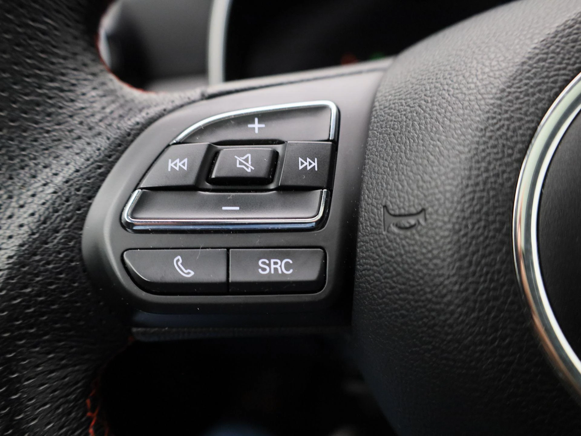 MG-ZS EV-image-18