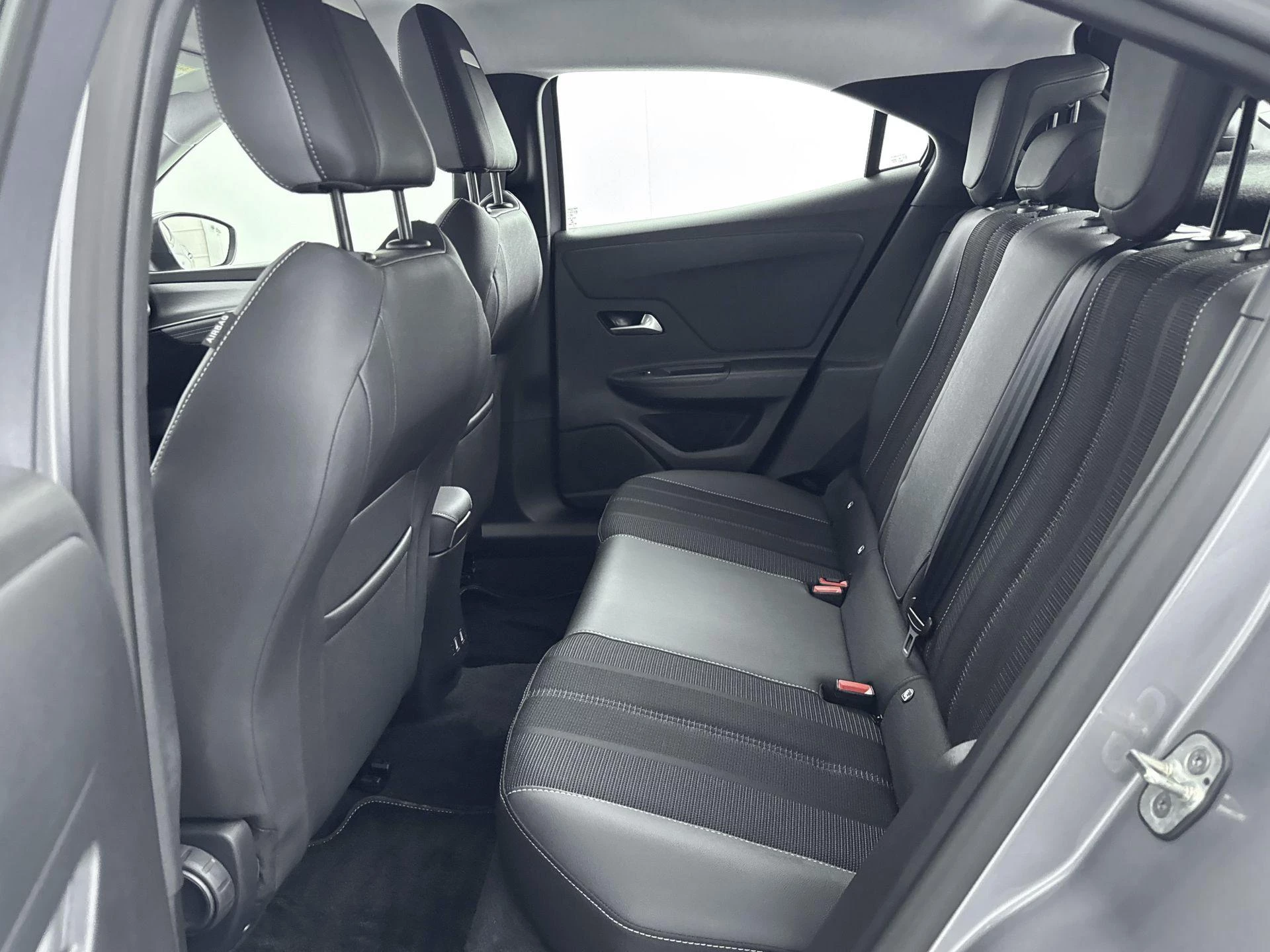 Opel-Mokka-e-image-25