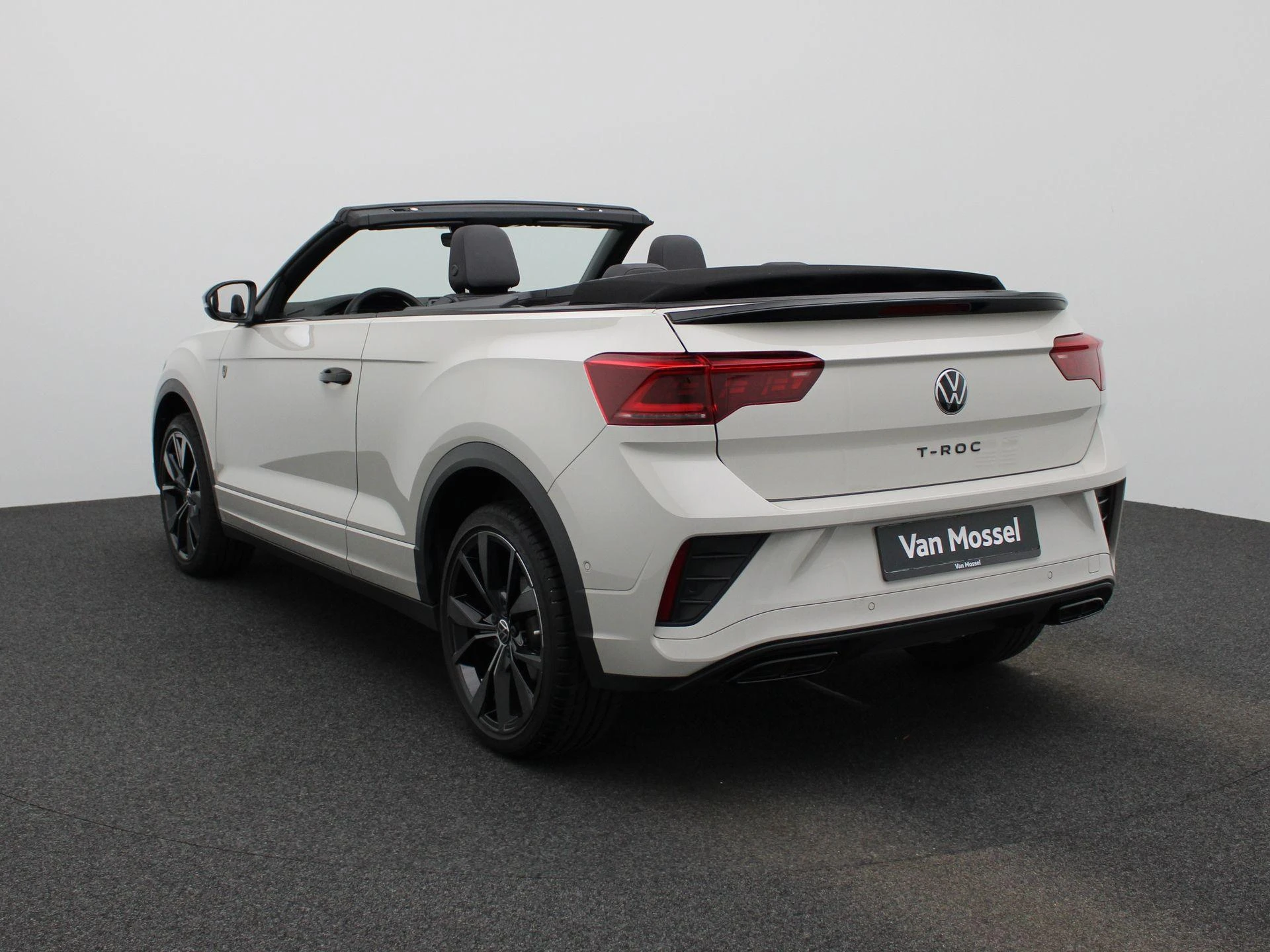 Volkswagen-T-Roc-image-1