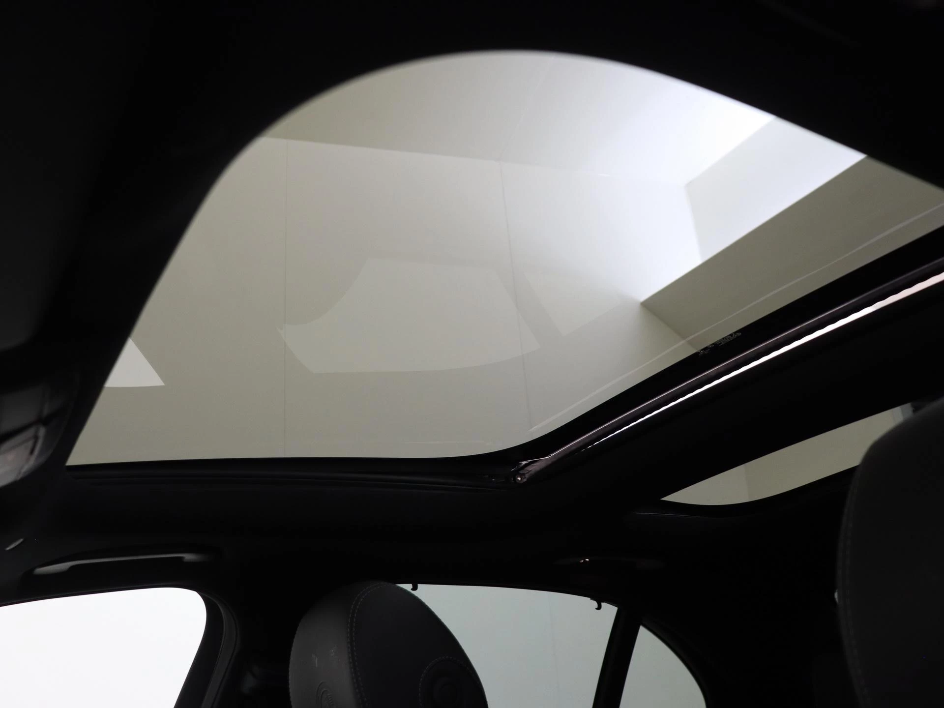 Mercedes-Benz-E-Klasse-image-36