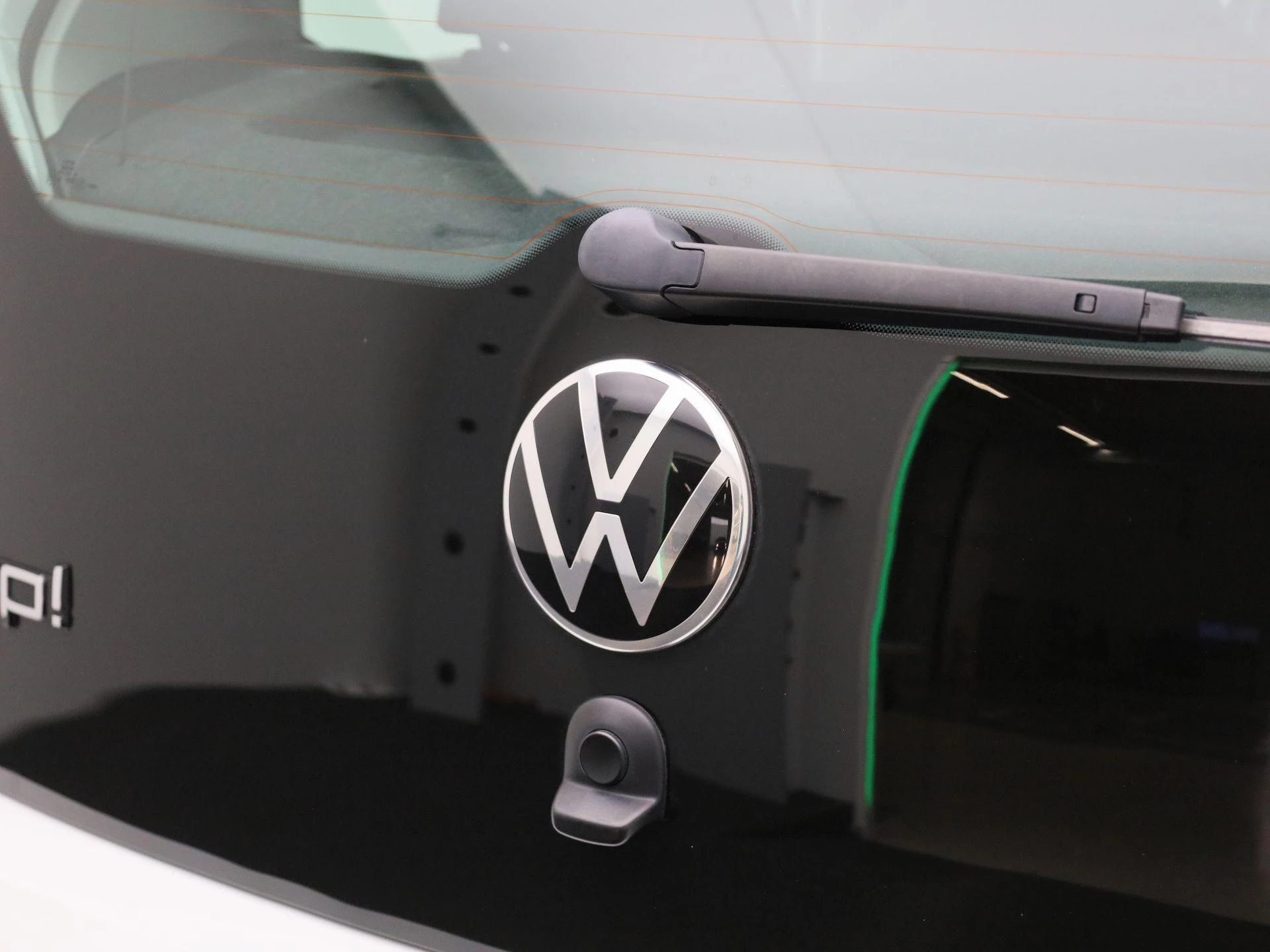 Volkswagen-up!-image-27
