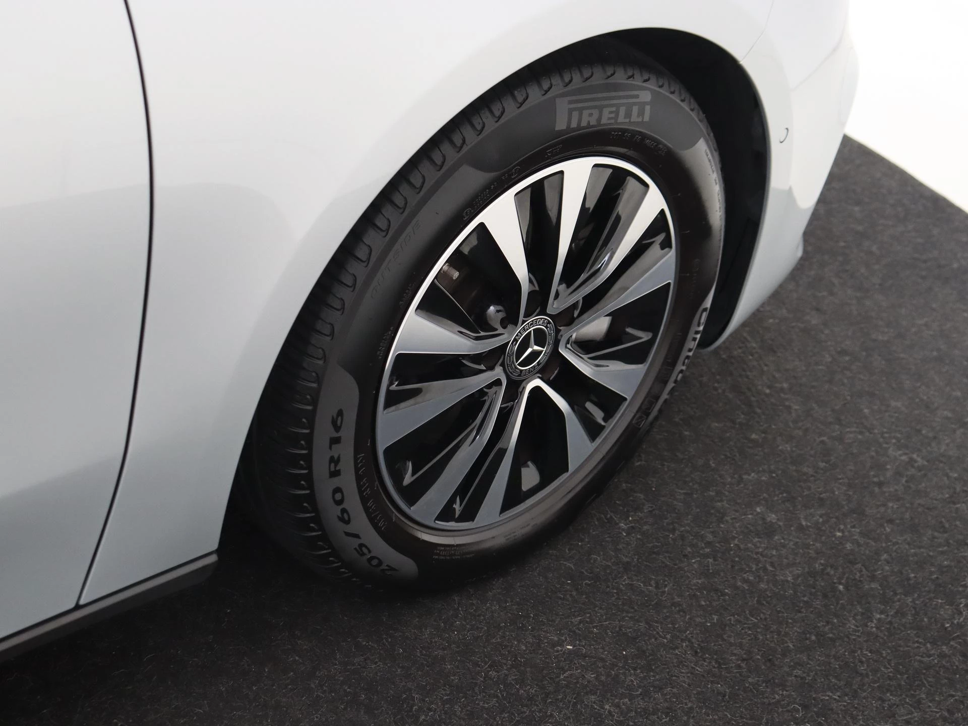 Mercedes-Benz-A-Klasse-image-5