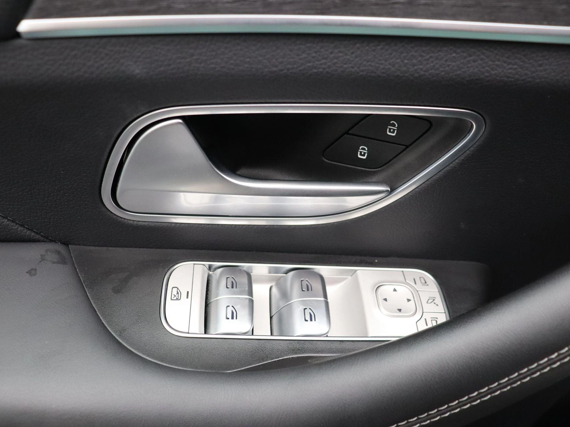 Mercedes-Benz-GLE-image-8