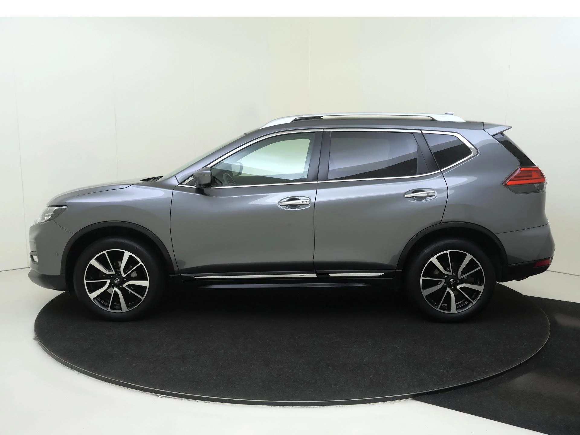 Nissan-X-Trail-image-7