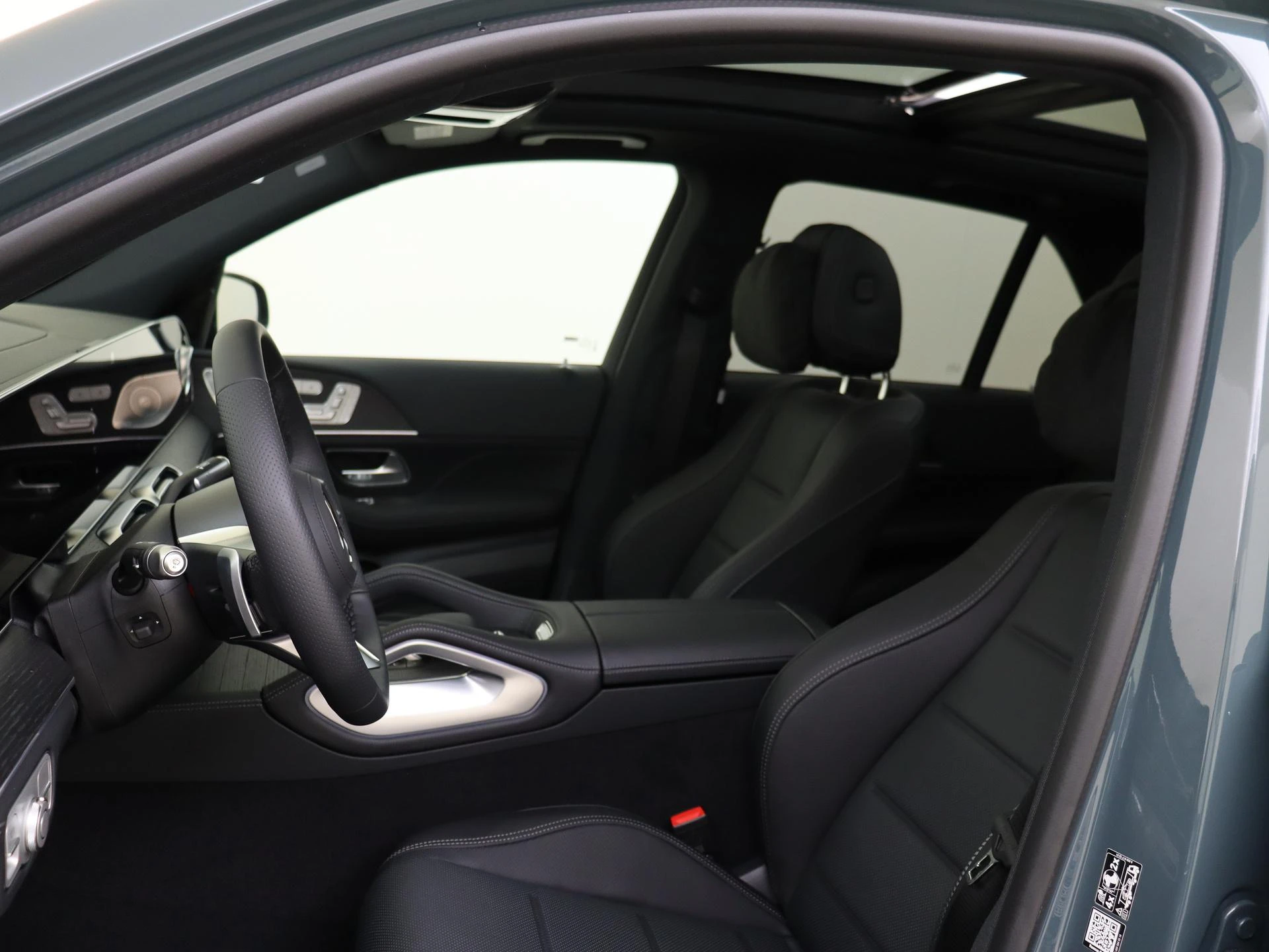 Mercedes-Benz-GLE-image-14