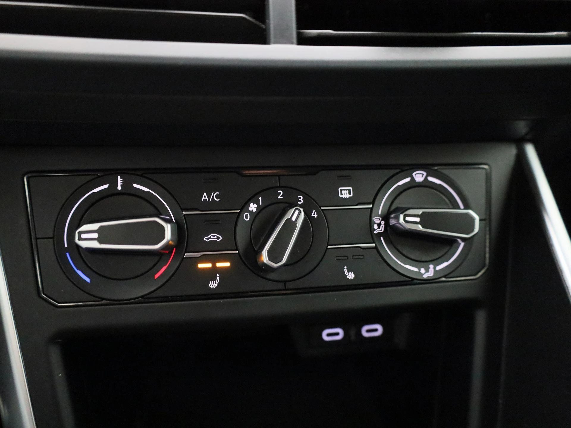 Volkswagen-Polo-image-25