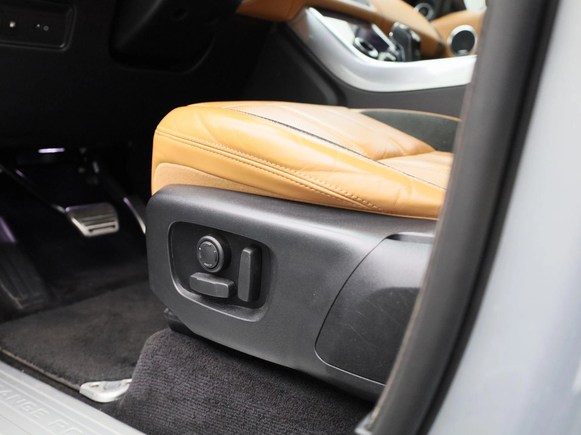 Land Rover-Range Rover Sport-image-35