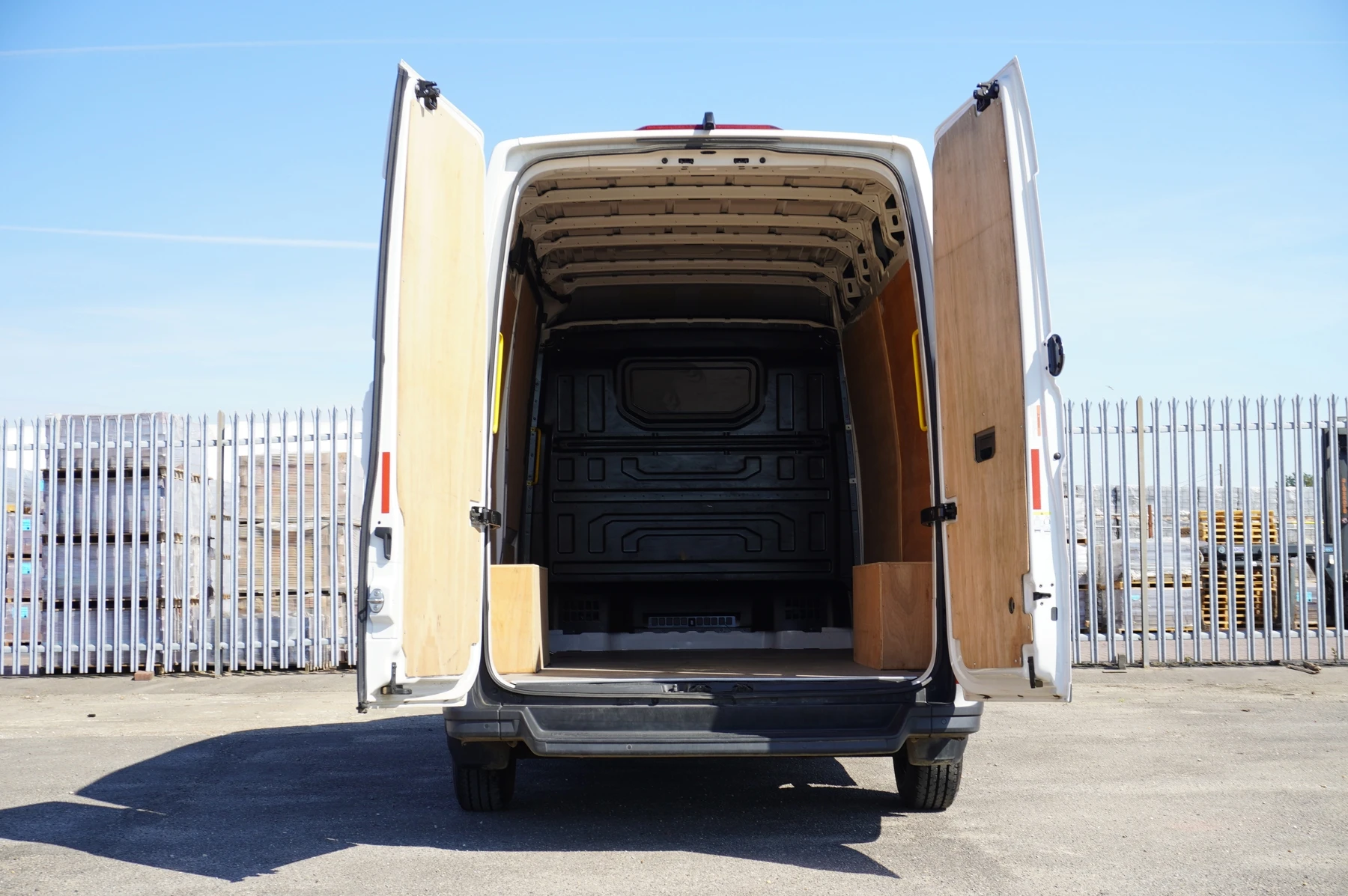 Volkswagen-Crafter-image-21