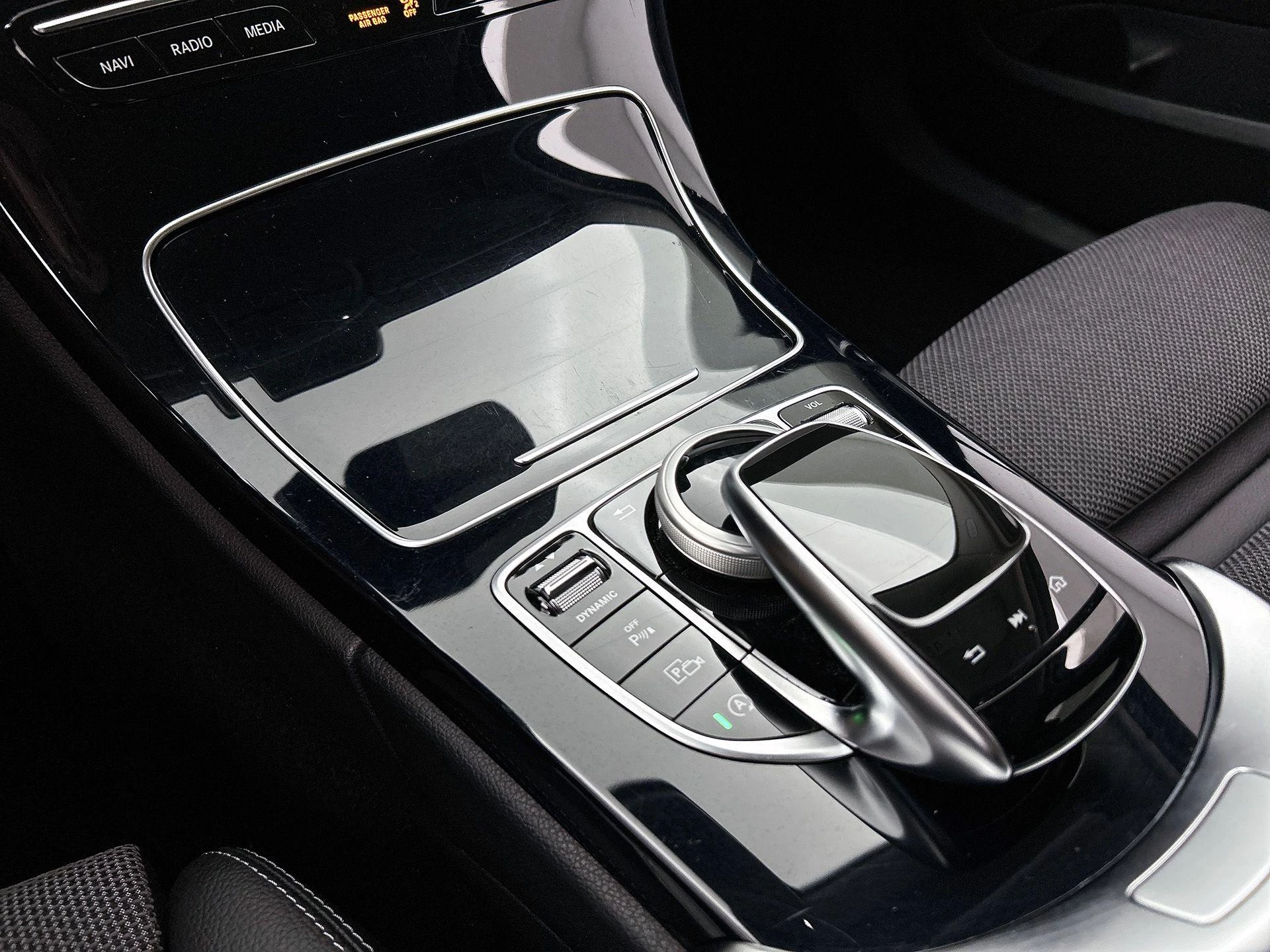 Mercedes-Benz-C-Klasse-image-29