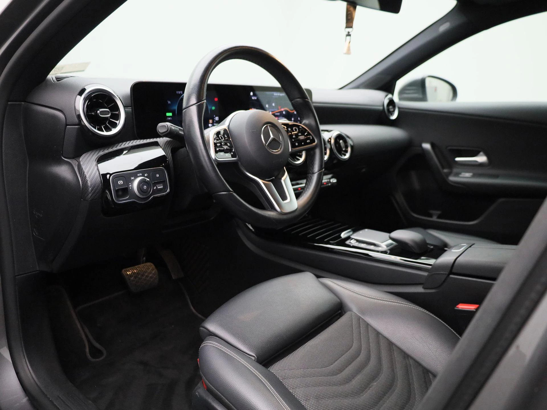 Mercedes-Benz-A-Klasse-image-30