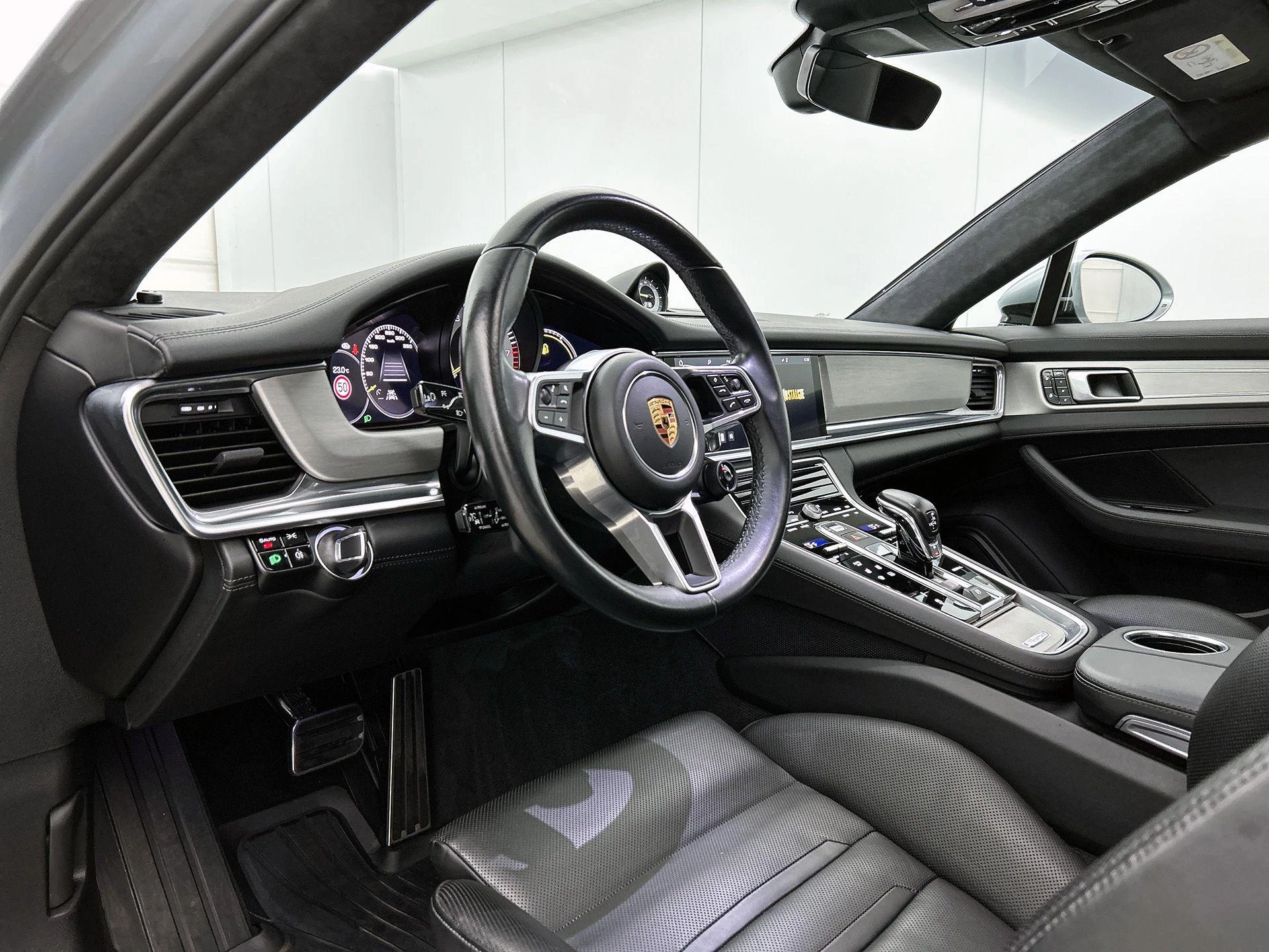 Porsche-Panamera-image-19