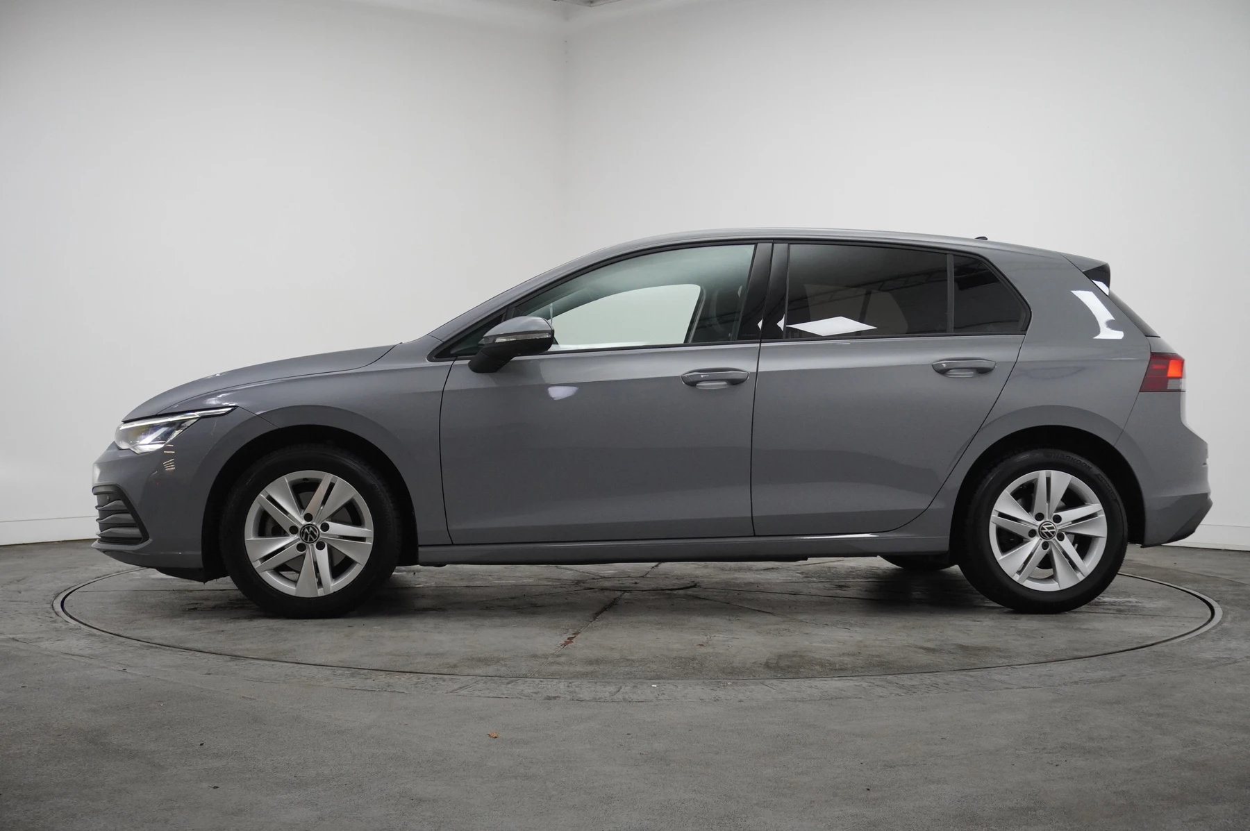 Volkswagen-Golf-image-18