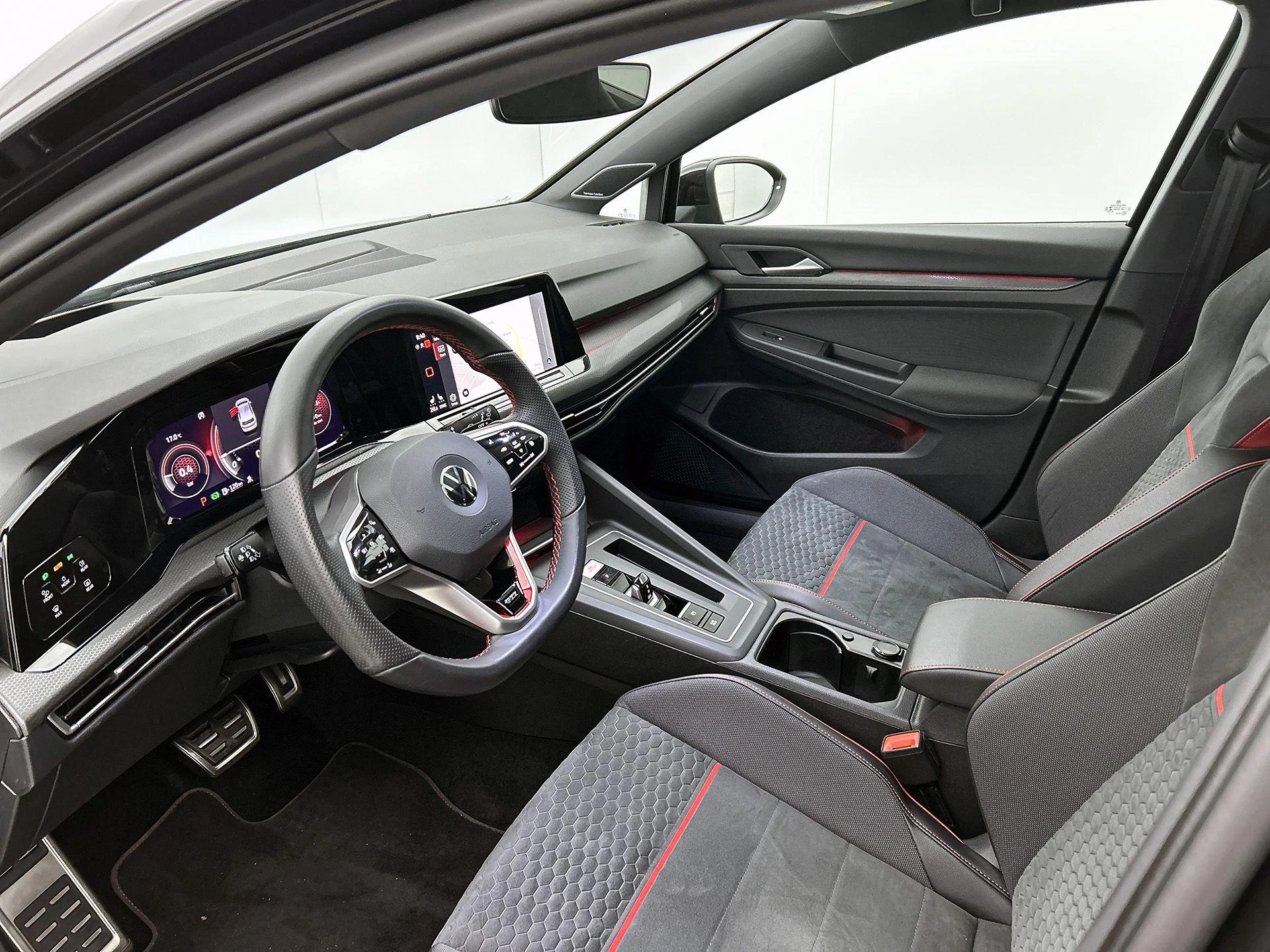 Volkswagen-Golf-image-25