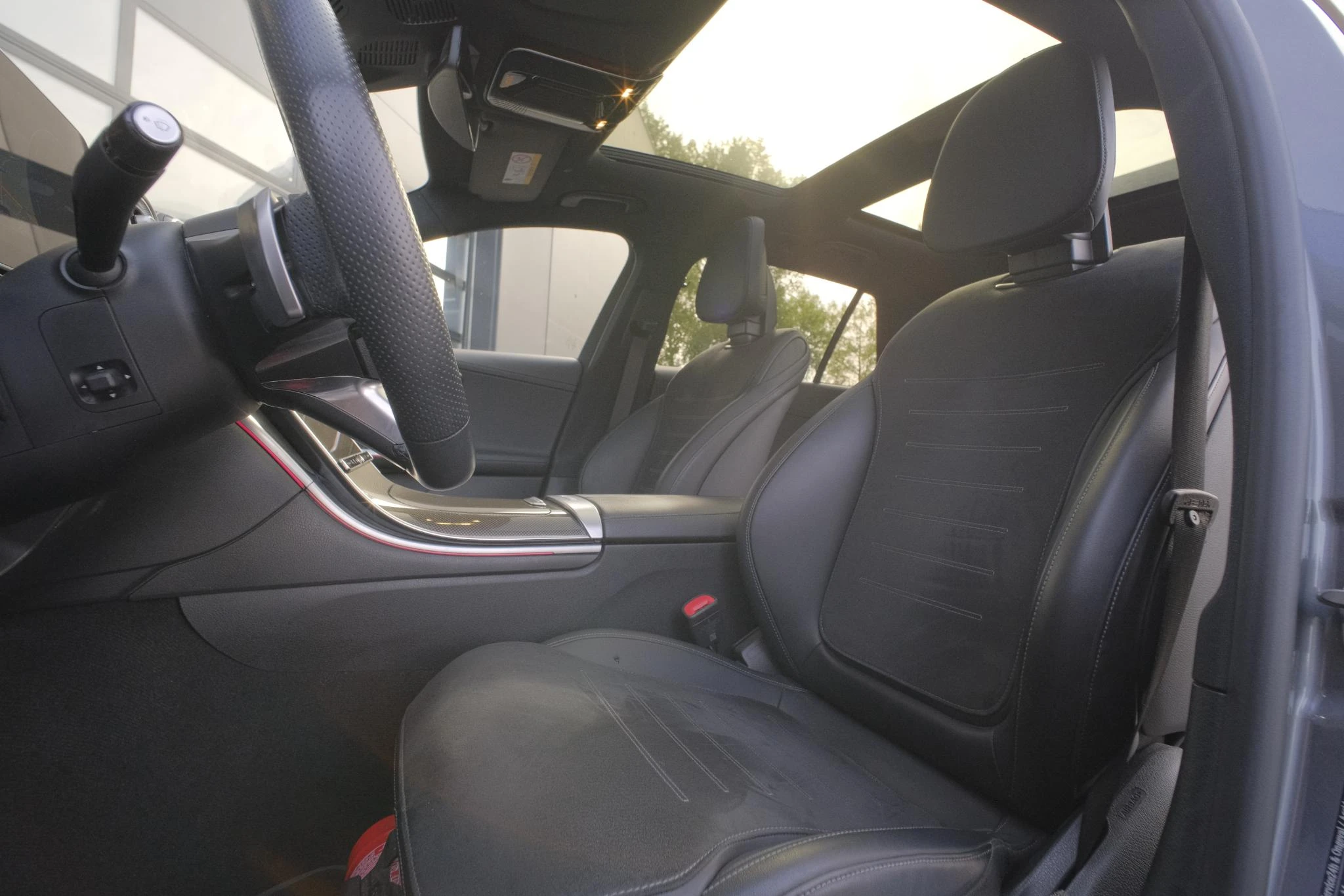 Mercedes-Benz-C-Klasse-image-16