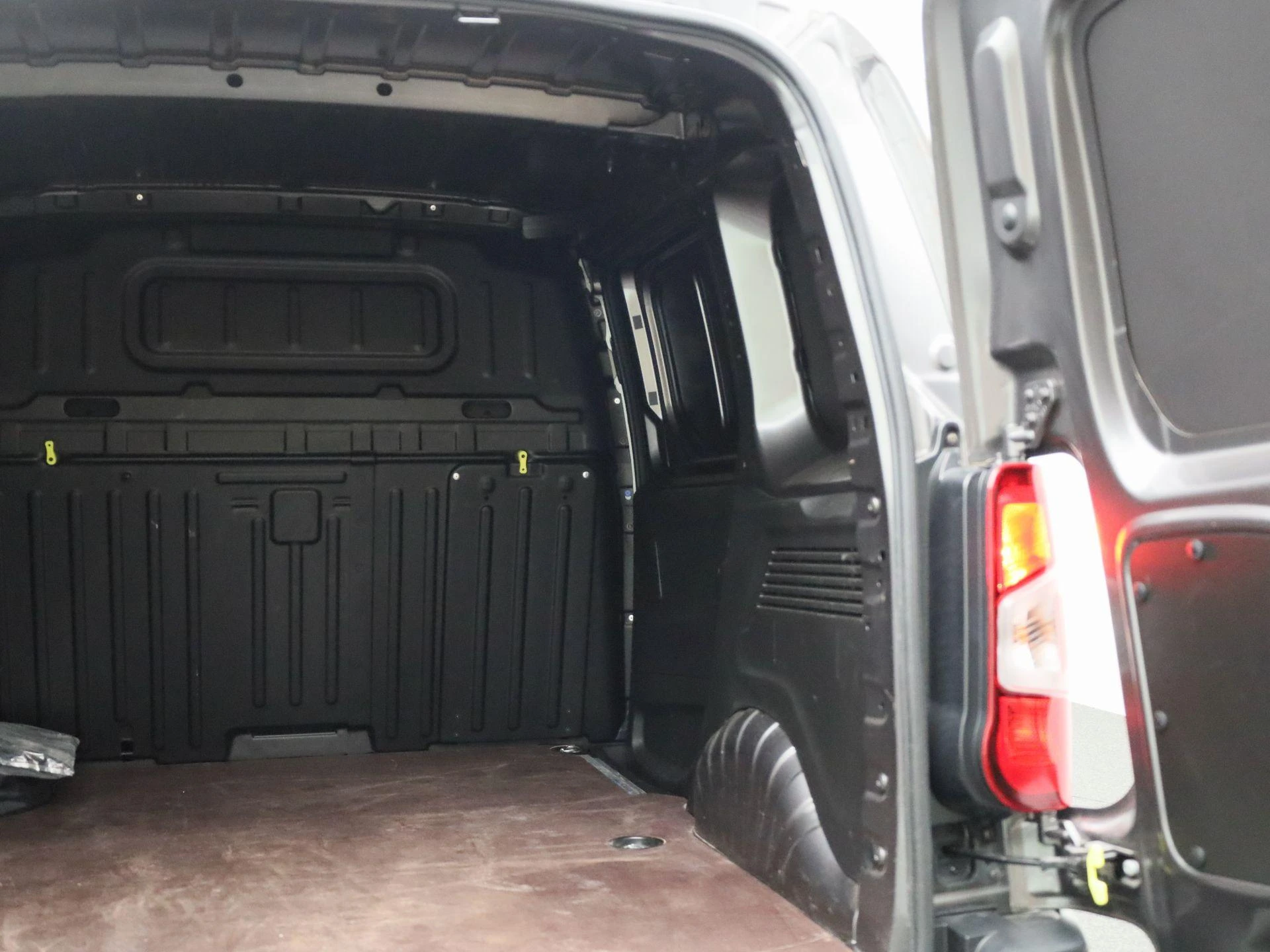 Citroën-ë-Berlingo-image-15