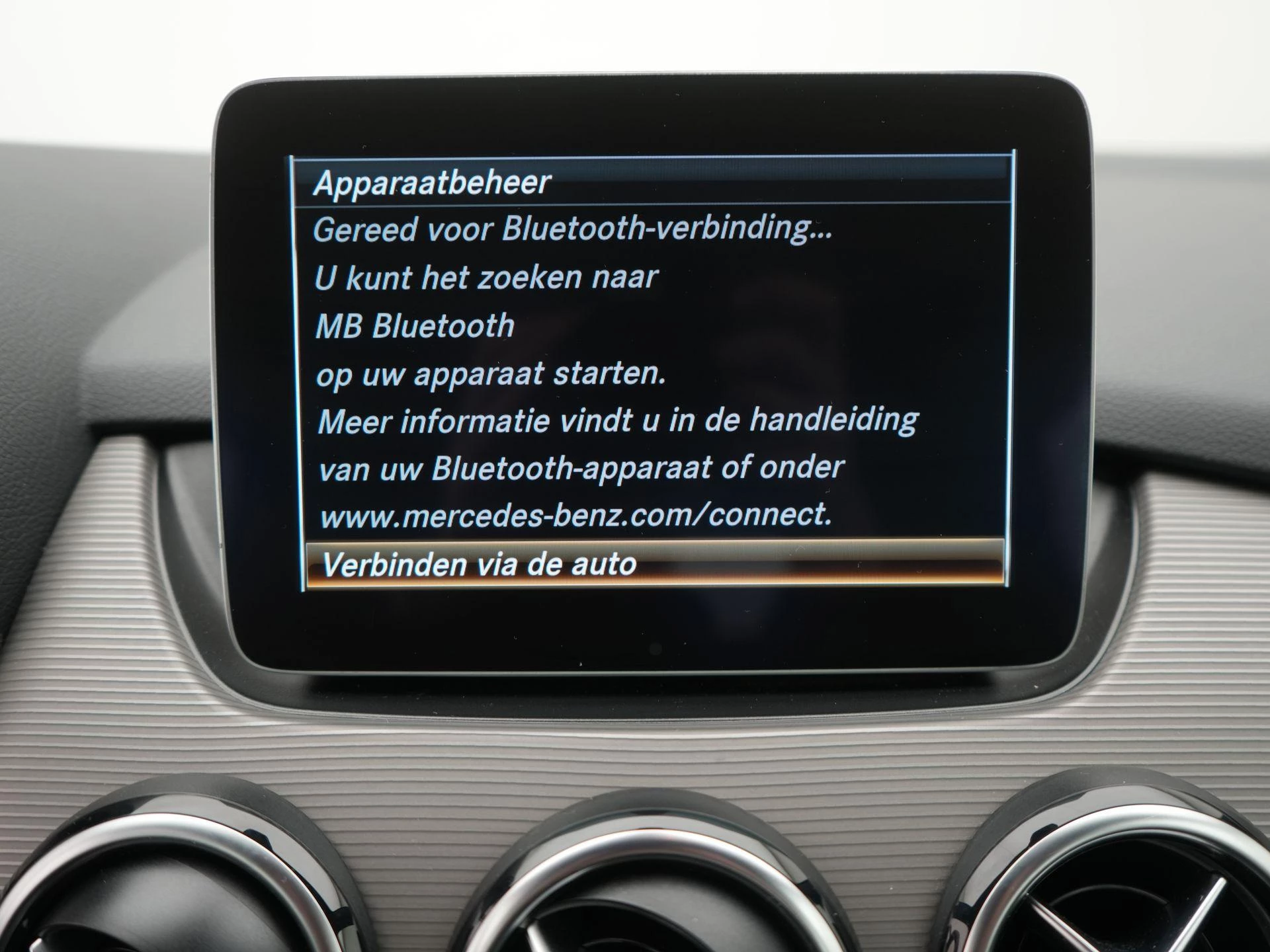 Mercedes-Benz-B-Klasse-image-14