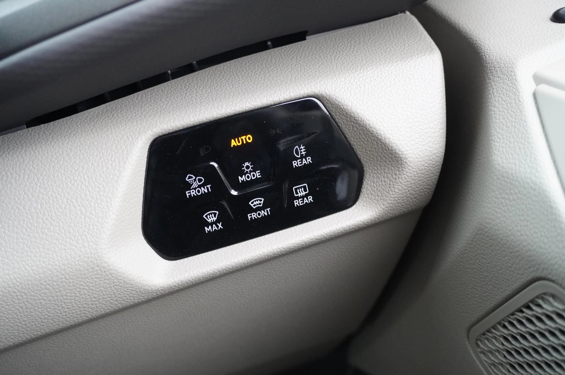 Volkswagen-California-image-36