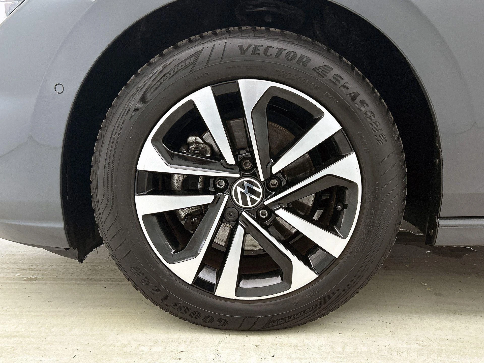 Volkswagen-Golf-image-33