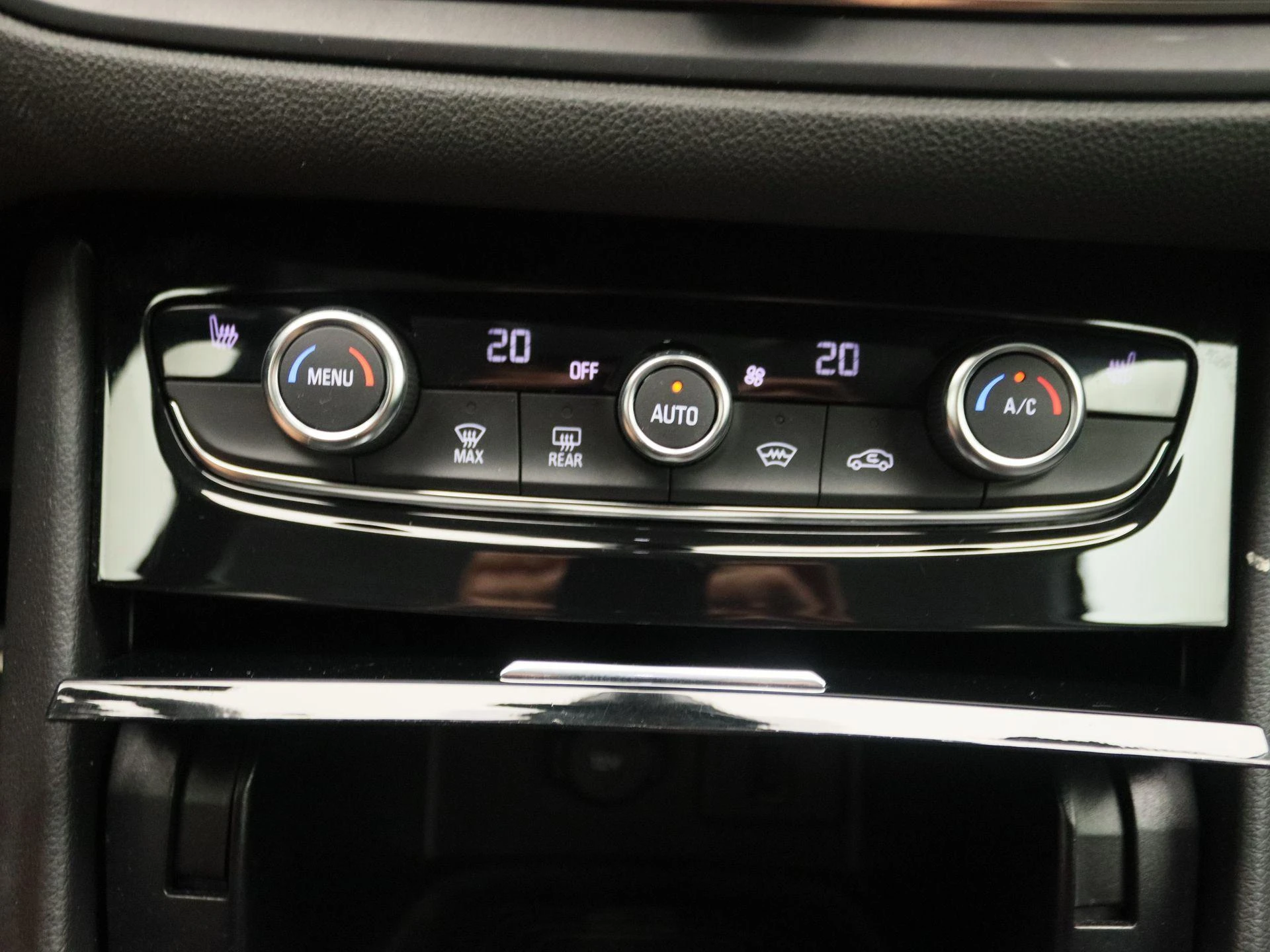 Opel-Grandland-image-9