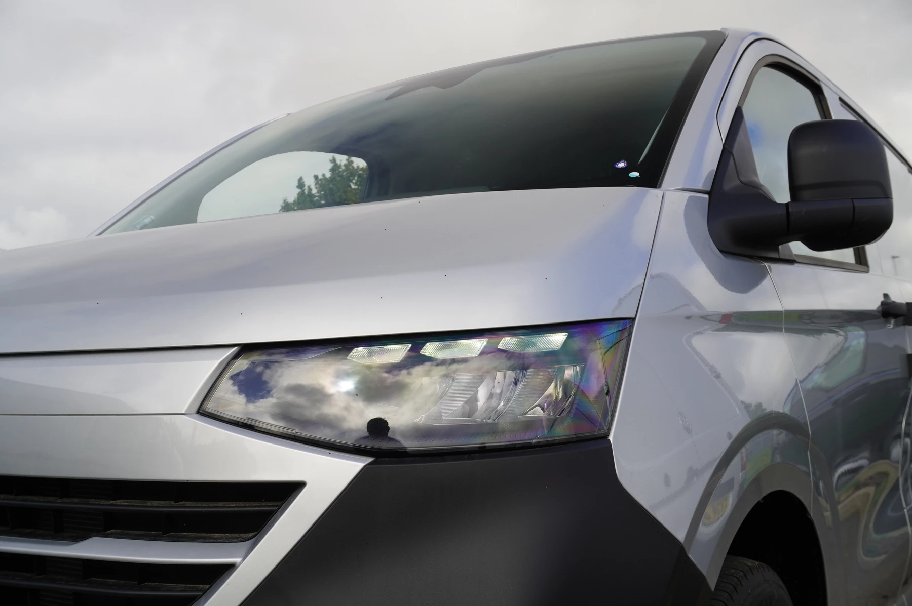 Volkswagen-Transporter-image-40