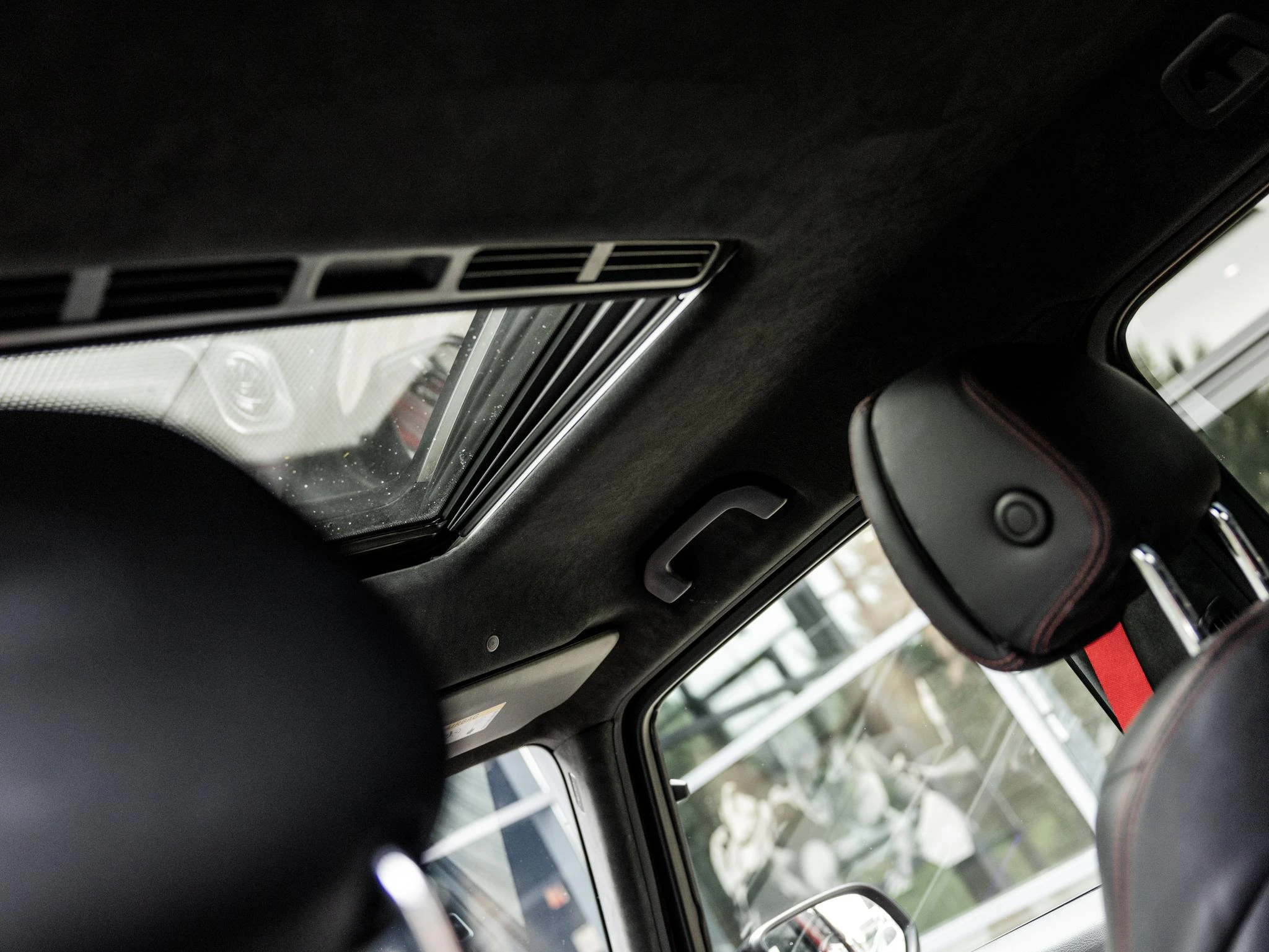 Mercedes-Benz-G-Klasse-image-15