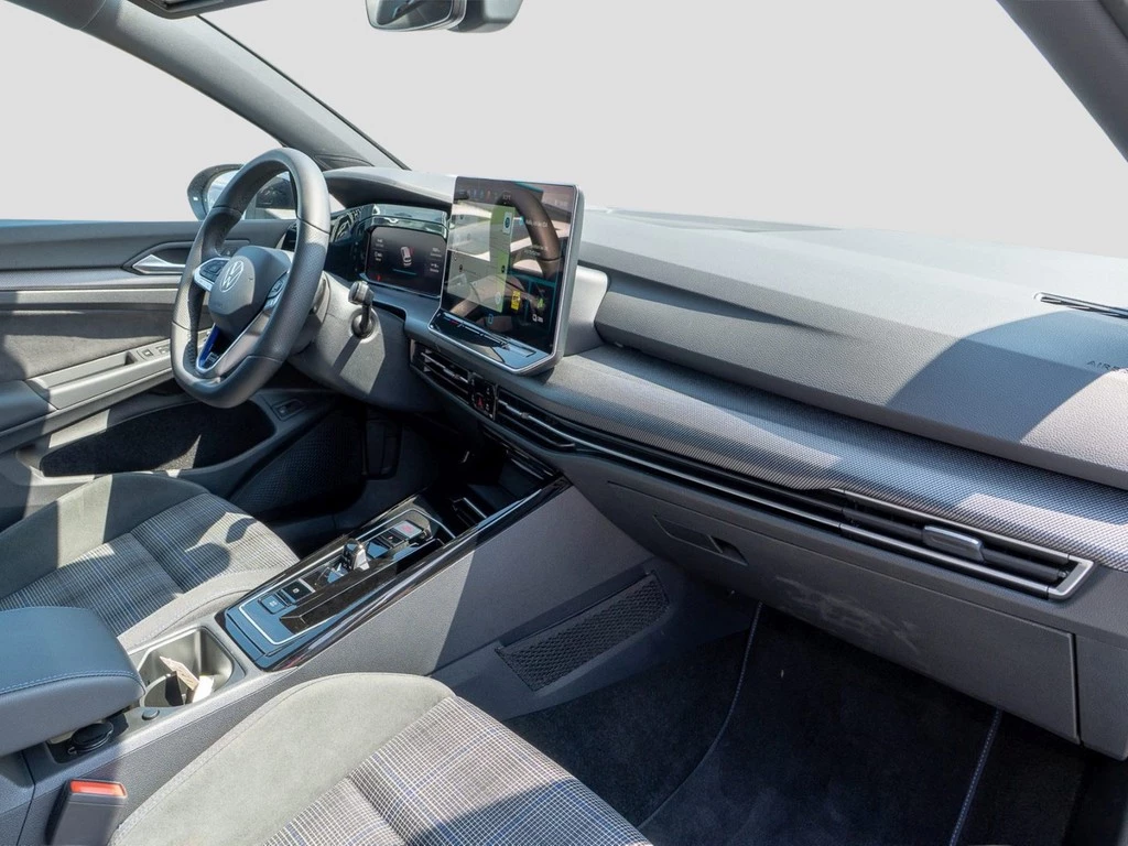 Volkswagen-Golf-image-7