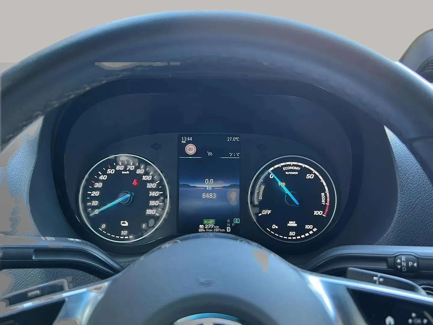 Mercedes-Benz-eSprinter-image-10