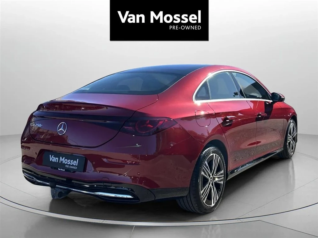 Mercedes-Benz-CLA-image-4