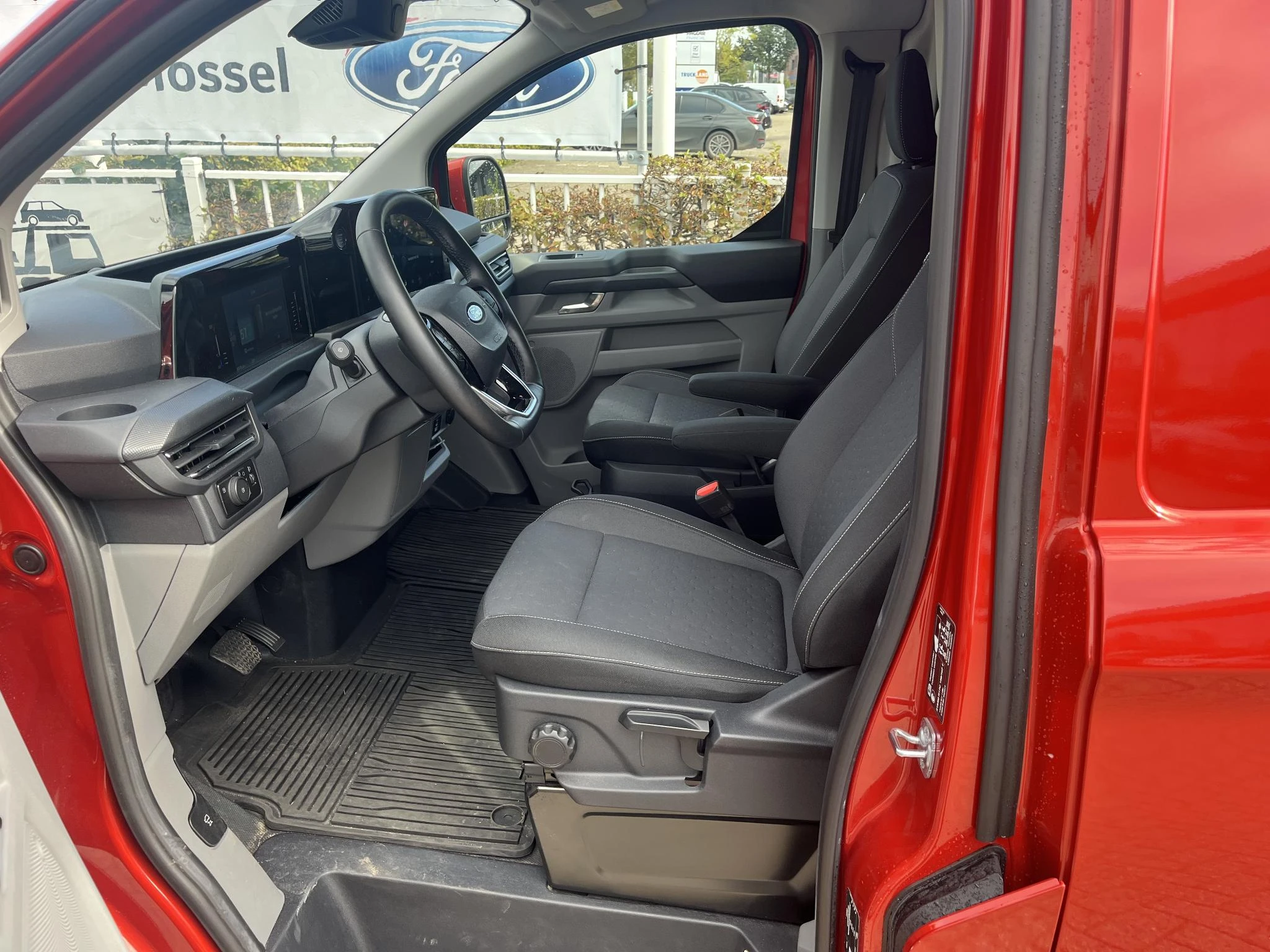 Ford-Transit Custom-image-7