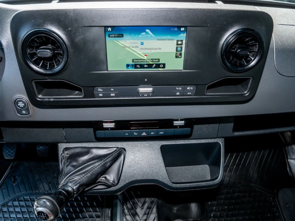 Mercedes-Benz-Sprinter 317-image-10