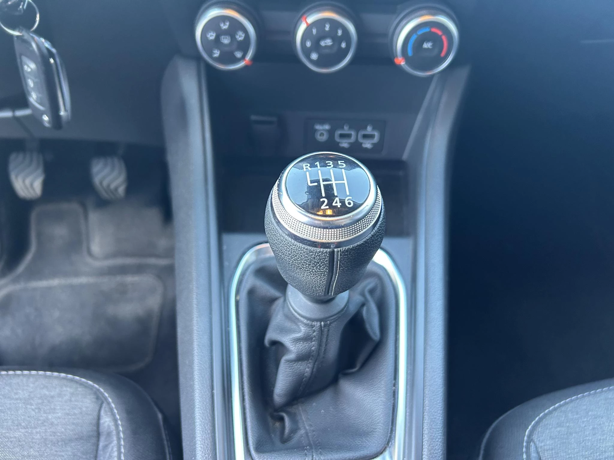 Renault-Captur-image-9