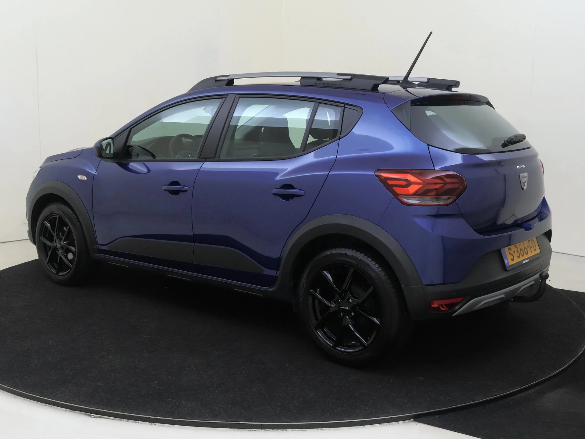 Dacia-Sandero Stepway-image-2